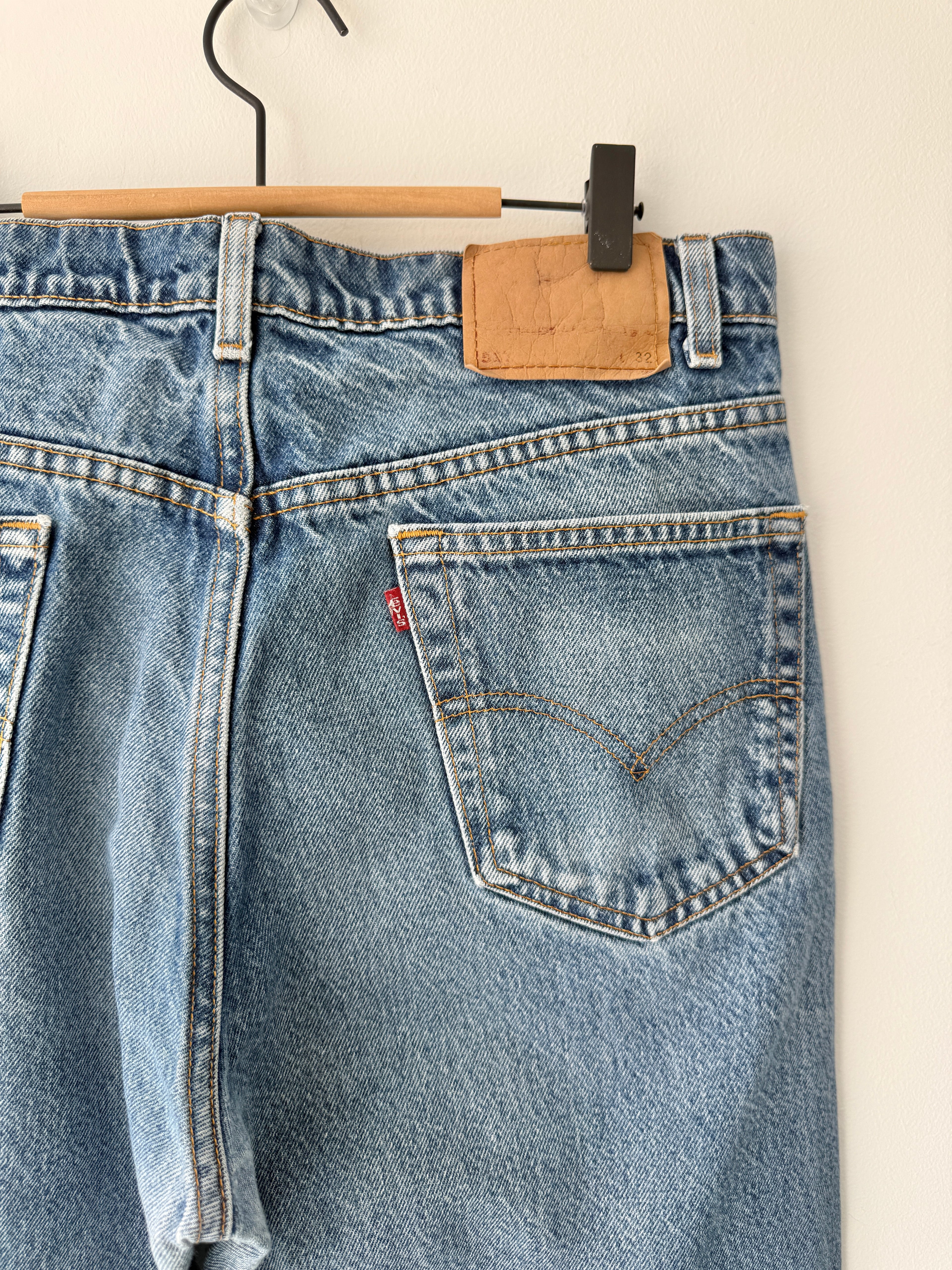 W33 L31 vintage Levis 517 33” measured waist medium faded blue 90s 517s