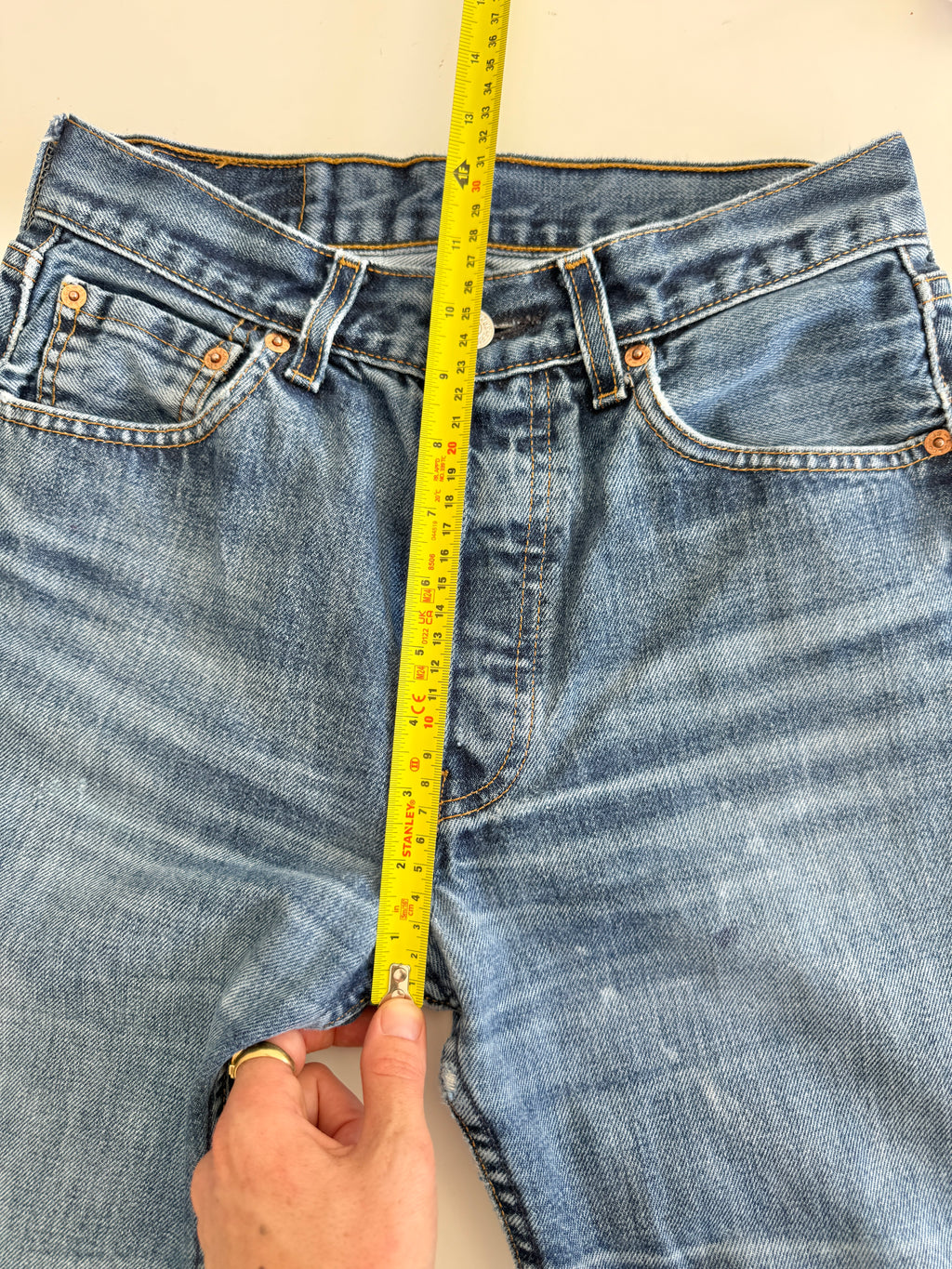 Softer W26 L29 vintage Levis 501 25/26” measured waist indigo faded blue 501s Y2K