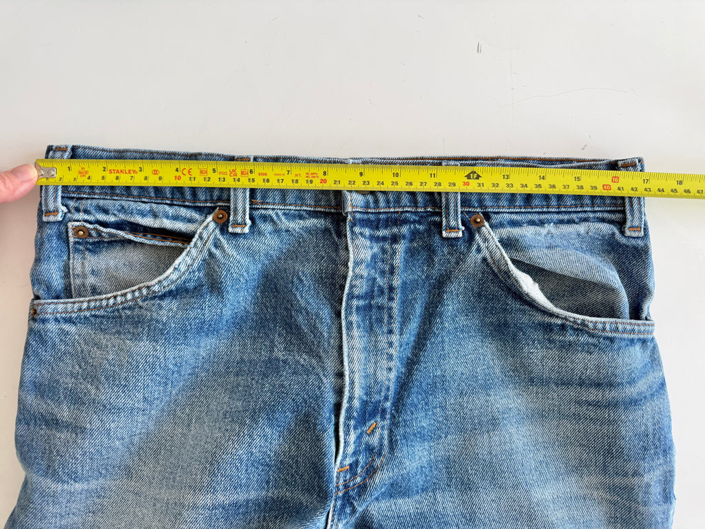 W33 L32 vintage Levis dark faded blue 32/33” measured waist late 80s levis orange tag