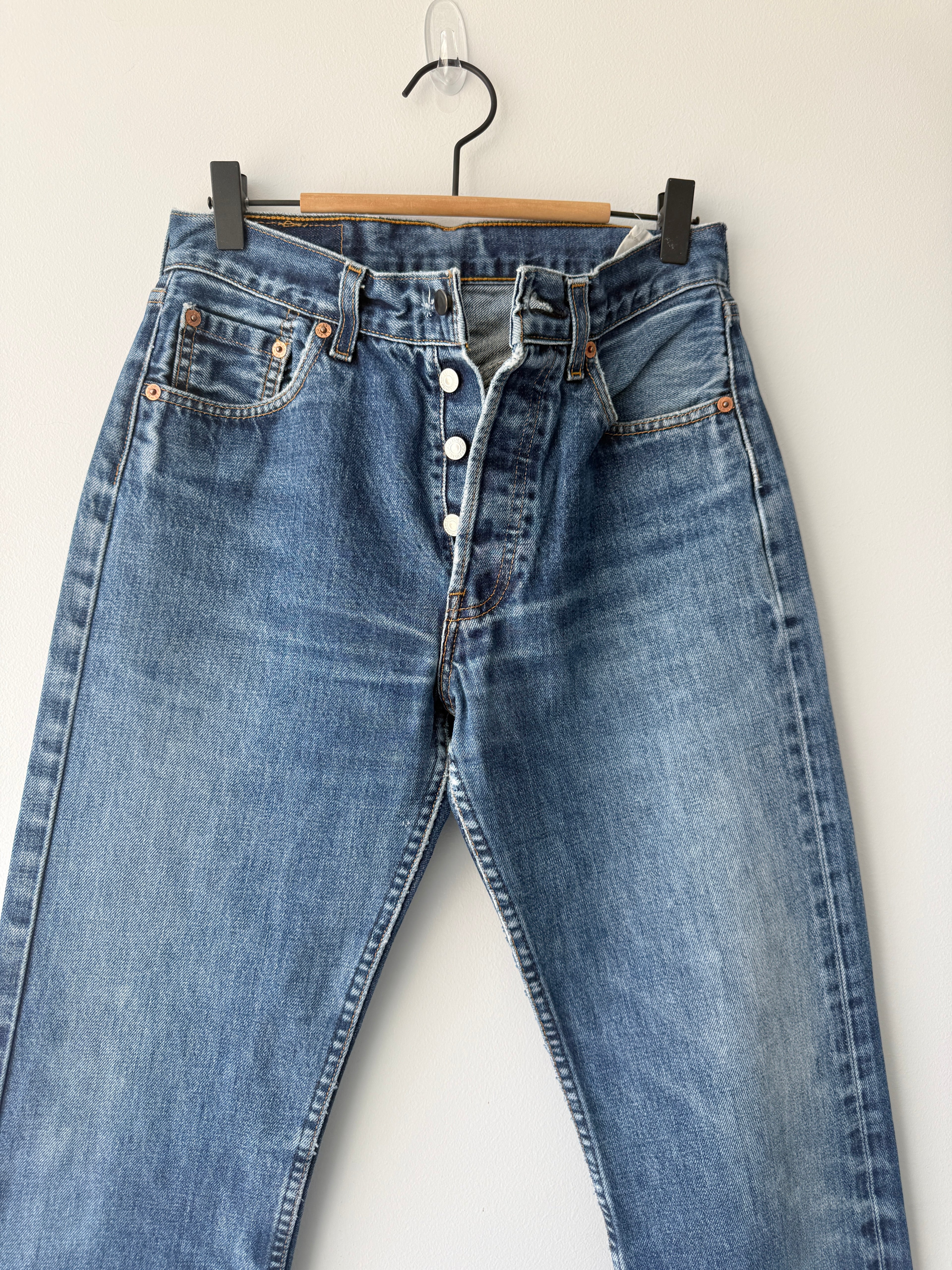 W27 L30 vintage Levis 501 26/27” measured waist dark faded blue 501s Y2K