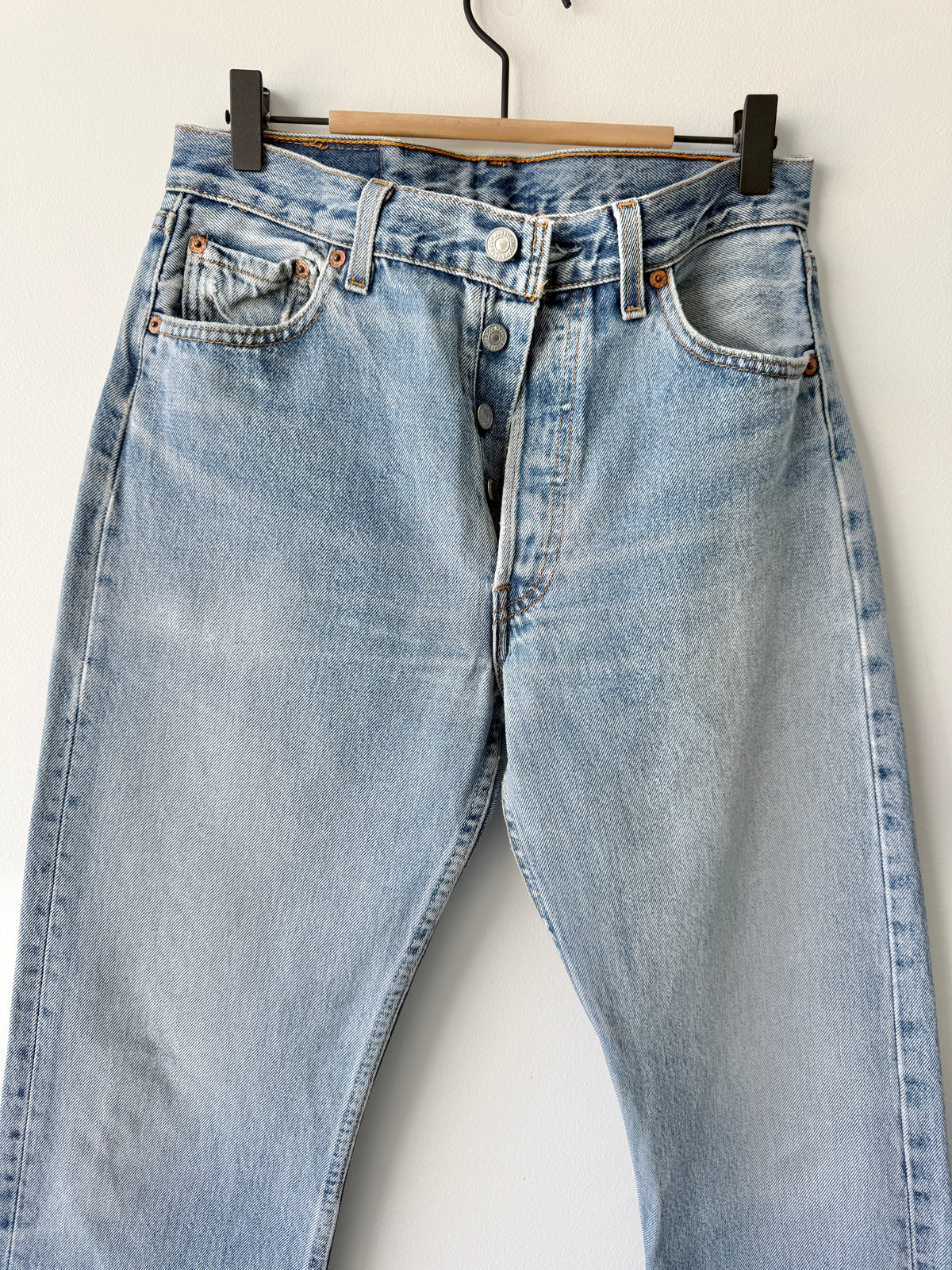 W29 L31 vintage Levis 501 28/29” measured fade light denim USA 501s Y2K