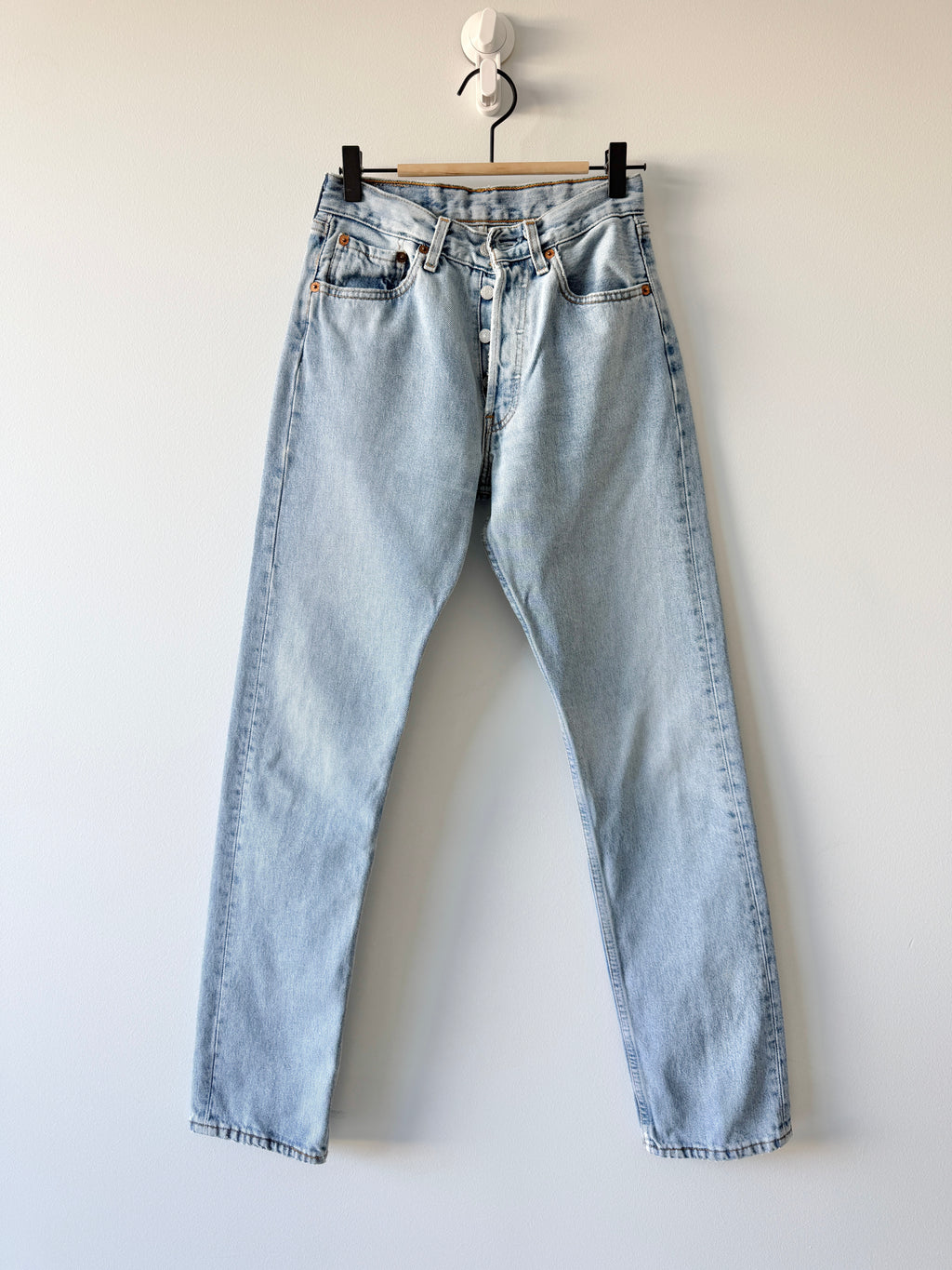 W25 L31 vintage Levis 501 24-25” measured light faded blue denim 90’s levi’s 501s