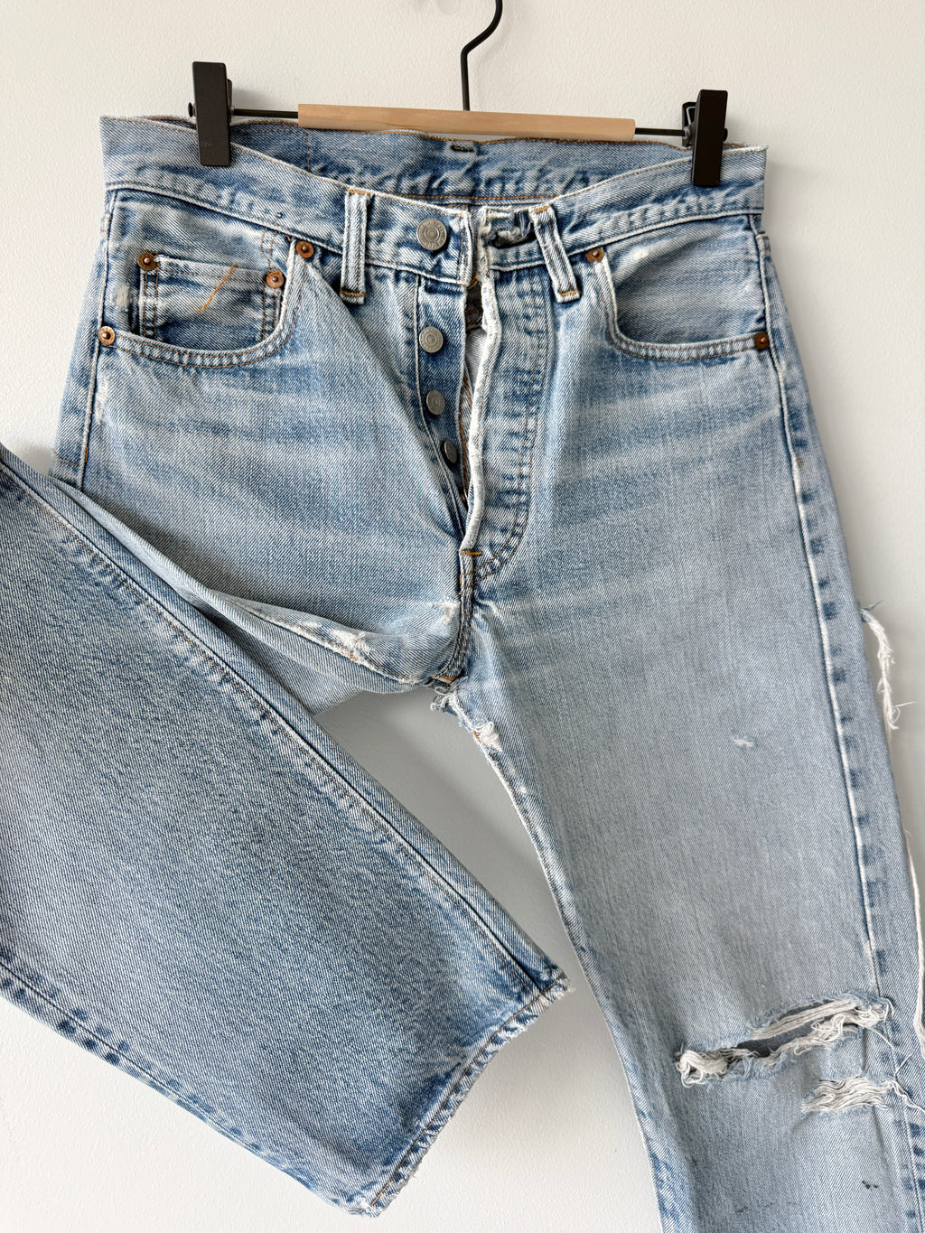 Selvedge W28 L30 vintage Levis 501s 26/28” measured whisker light blue fade 70s selvedge 501s USA