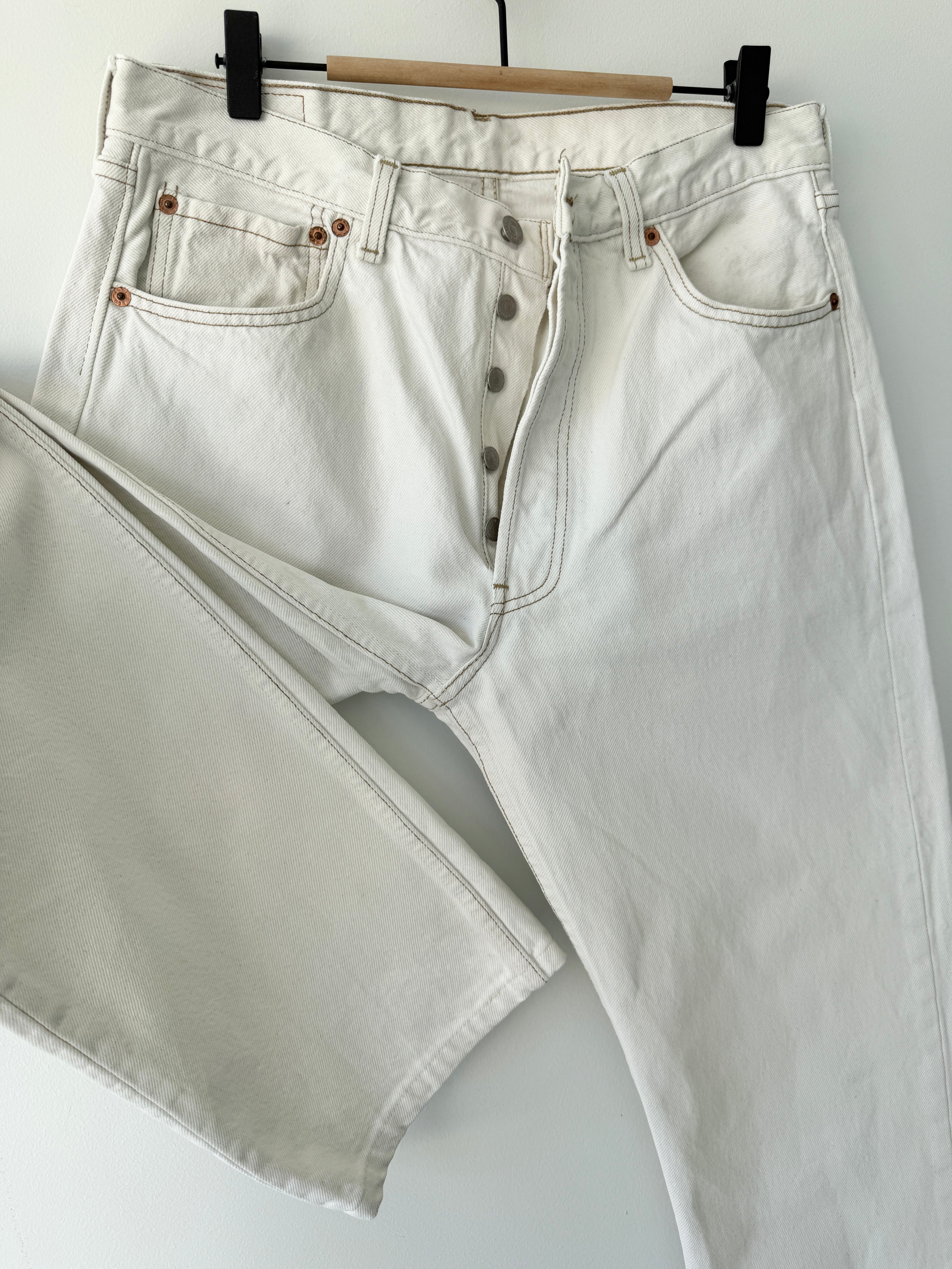 W31 L30 vintage Levis 501 30/31” measured white denim 90s Levi’s 501s