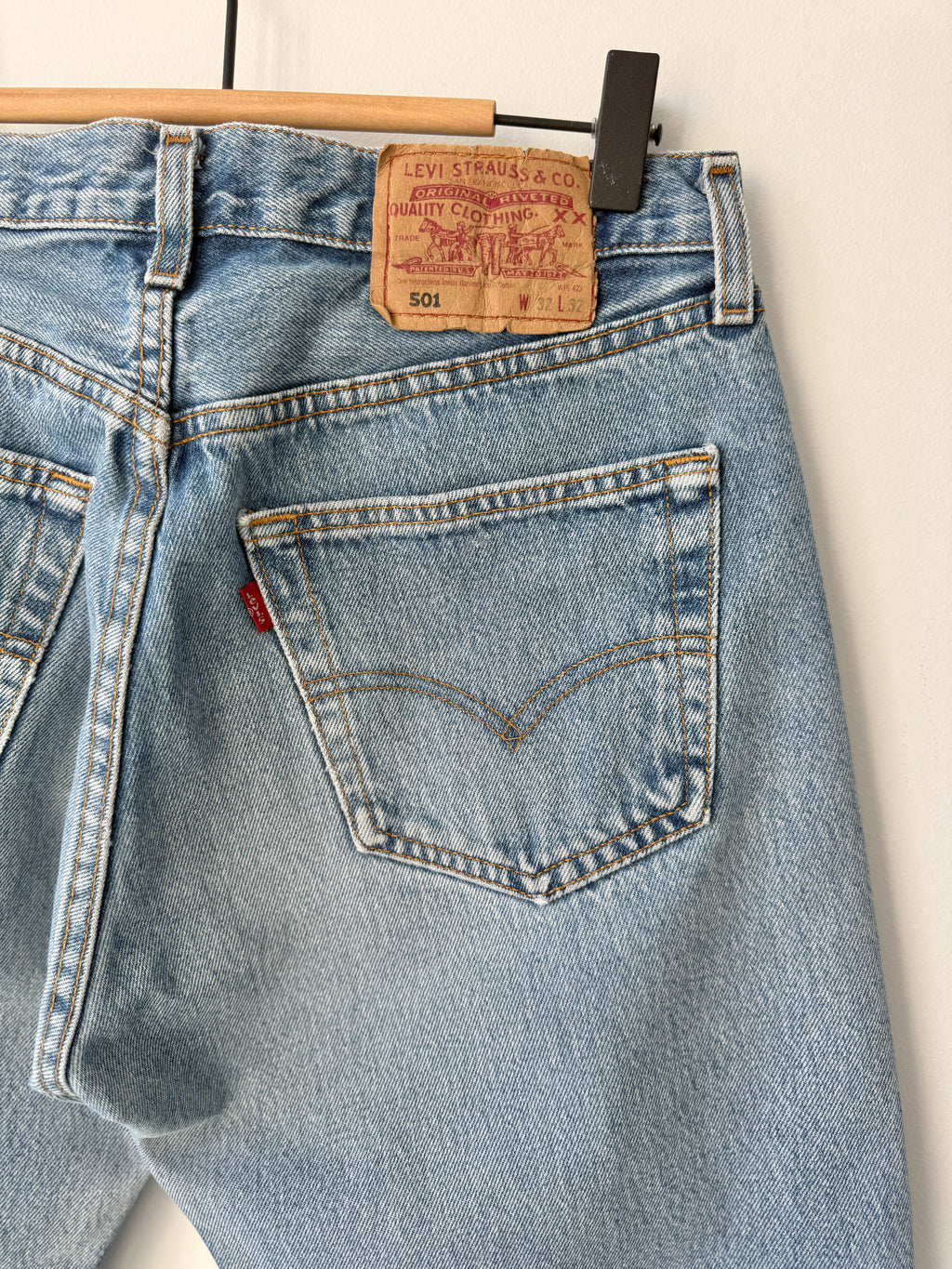 W29 L30 vintage Levis 501 29” measured medium faded blue Y2K Levi’s 501s