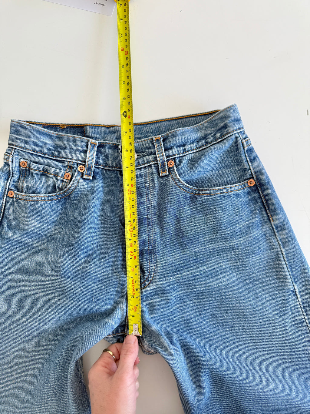 W26 L30 vintage Levis 501 25-26” medium blue 90s Levi’s 501s