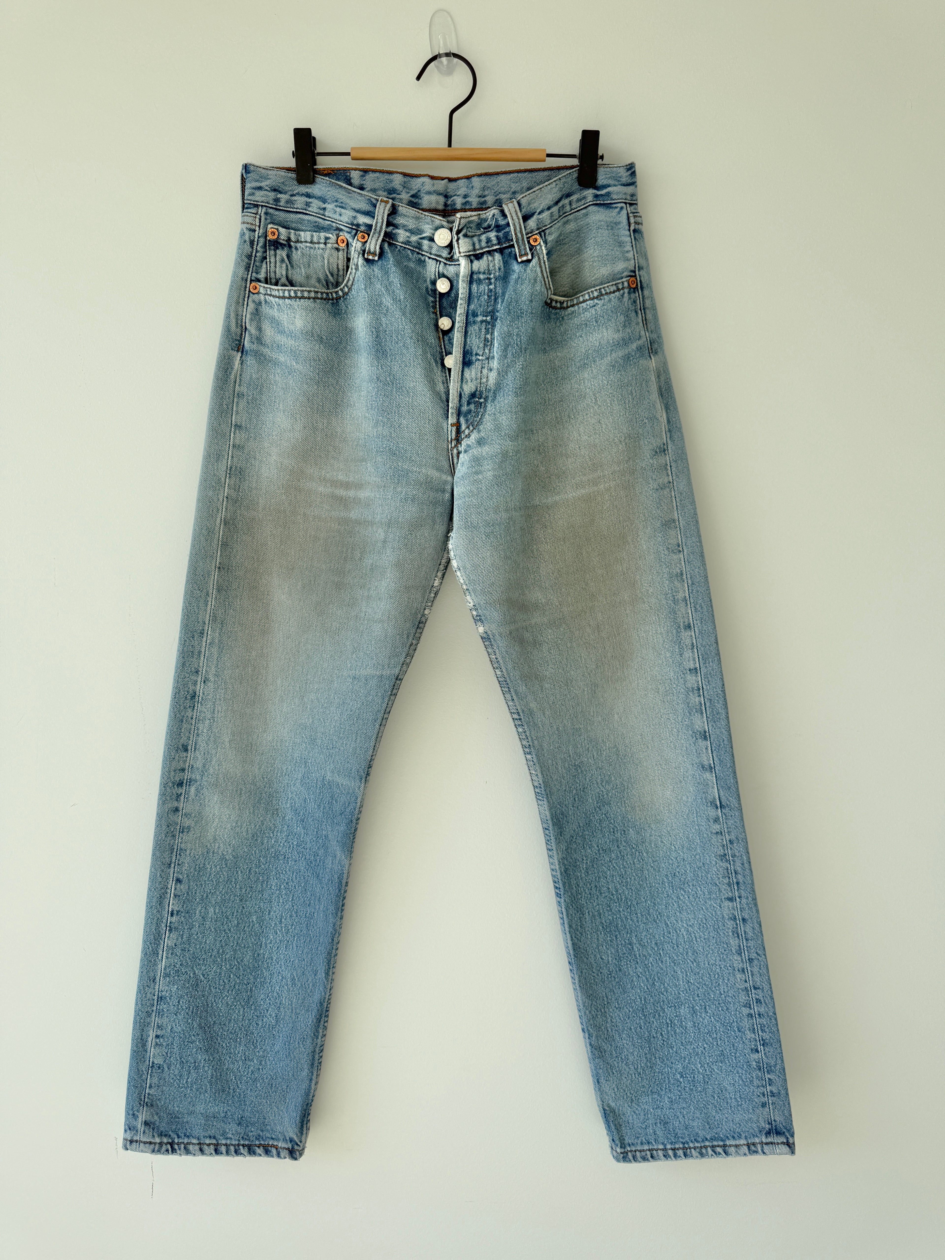 Soft W30 L29 vintage Levis 501 29/30” measured waist light blue dirty Y2K 501s