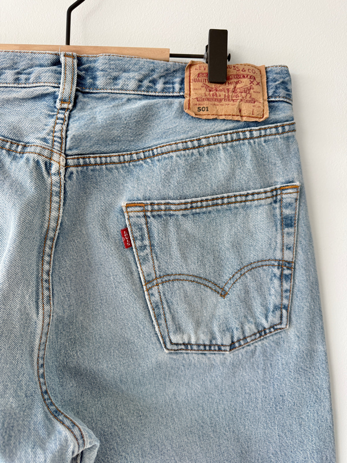 W34 L31 vintage Levis 501 light blue faded  33/34” measured waist 90s 501s