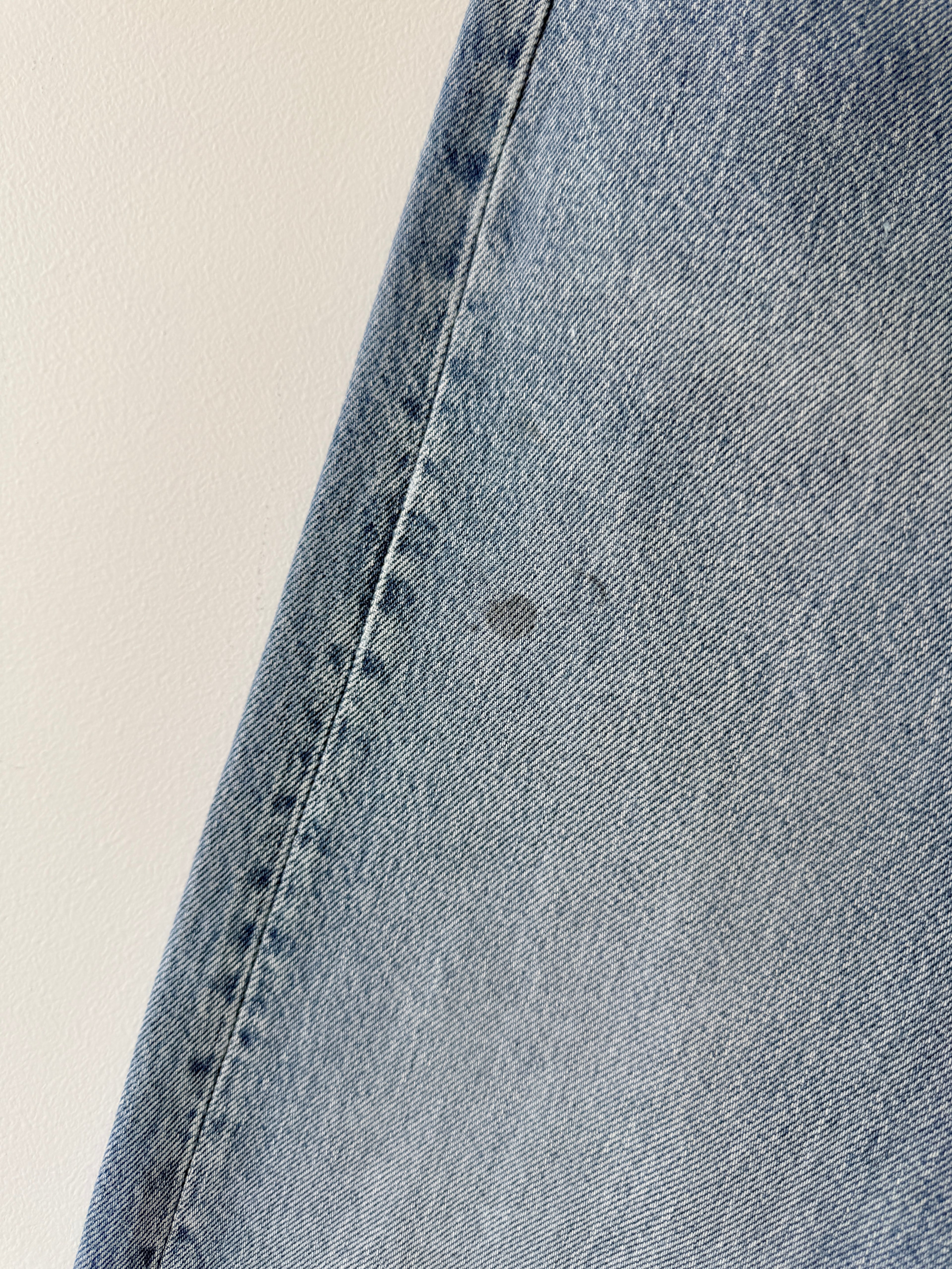 W29 L34 vintage Levis 501 29” measured medium light blue faded 90s denim Levi’s 501s USA