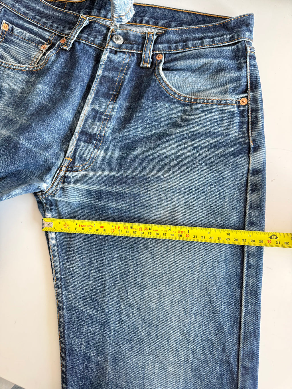 W31 L31 vintage Levis 501 dark blue 30/31” measured waist Y2K levis 501s