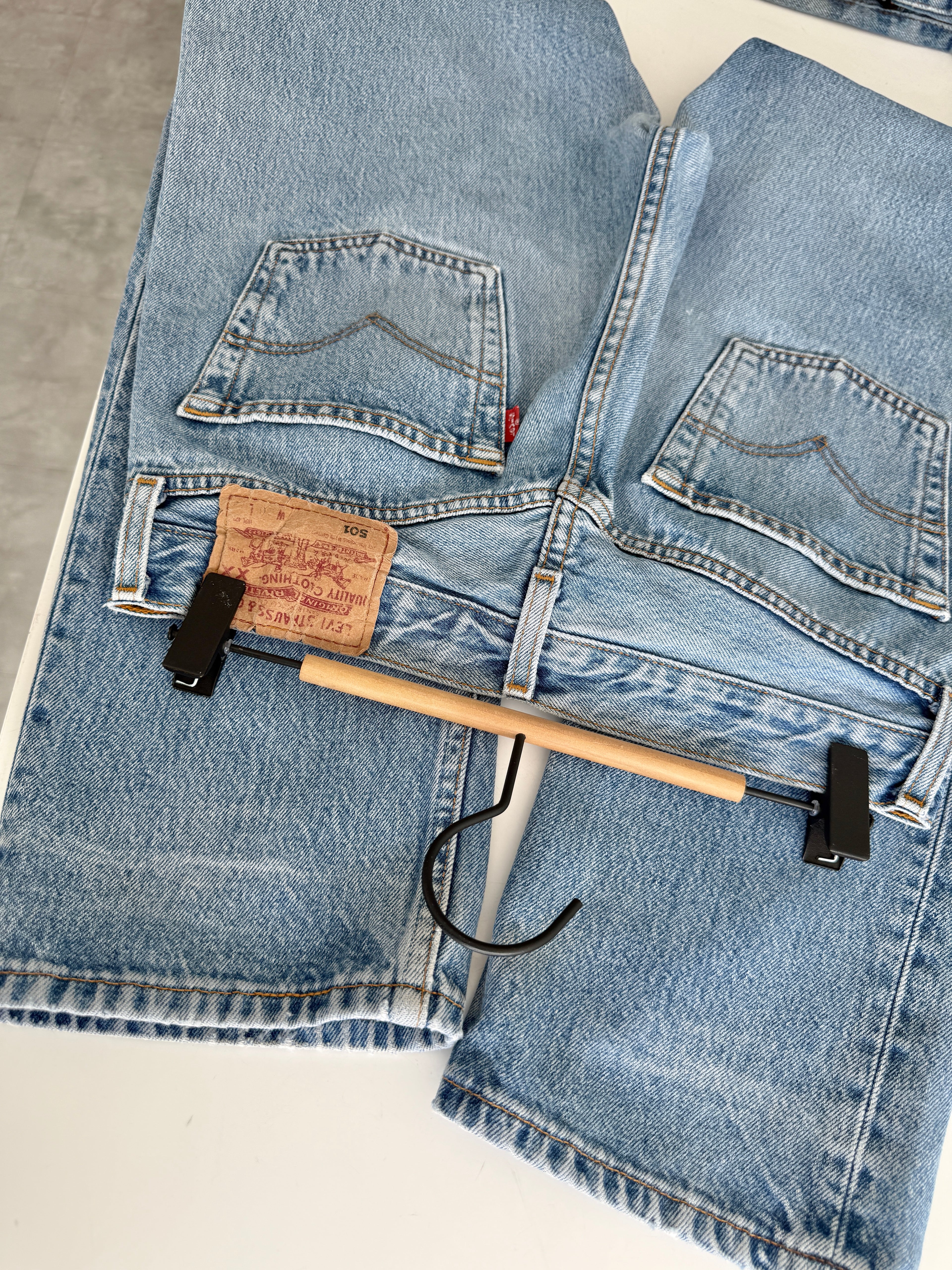 W28 L30 vintage Levis 501s 27/28” medium blue denim Levi’s 501s Y2K