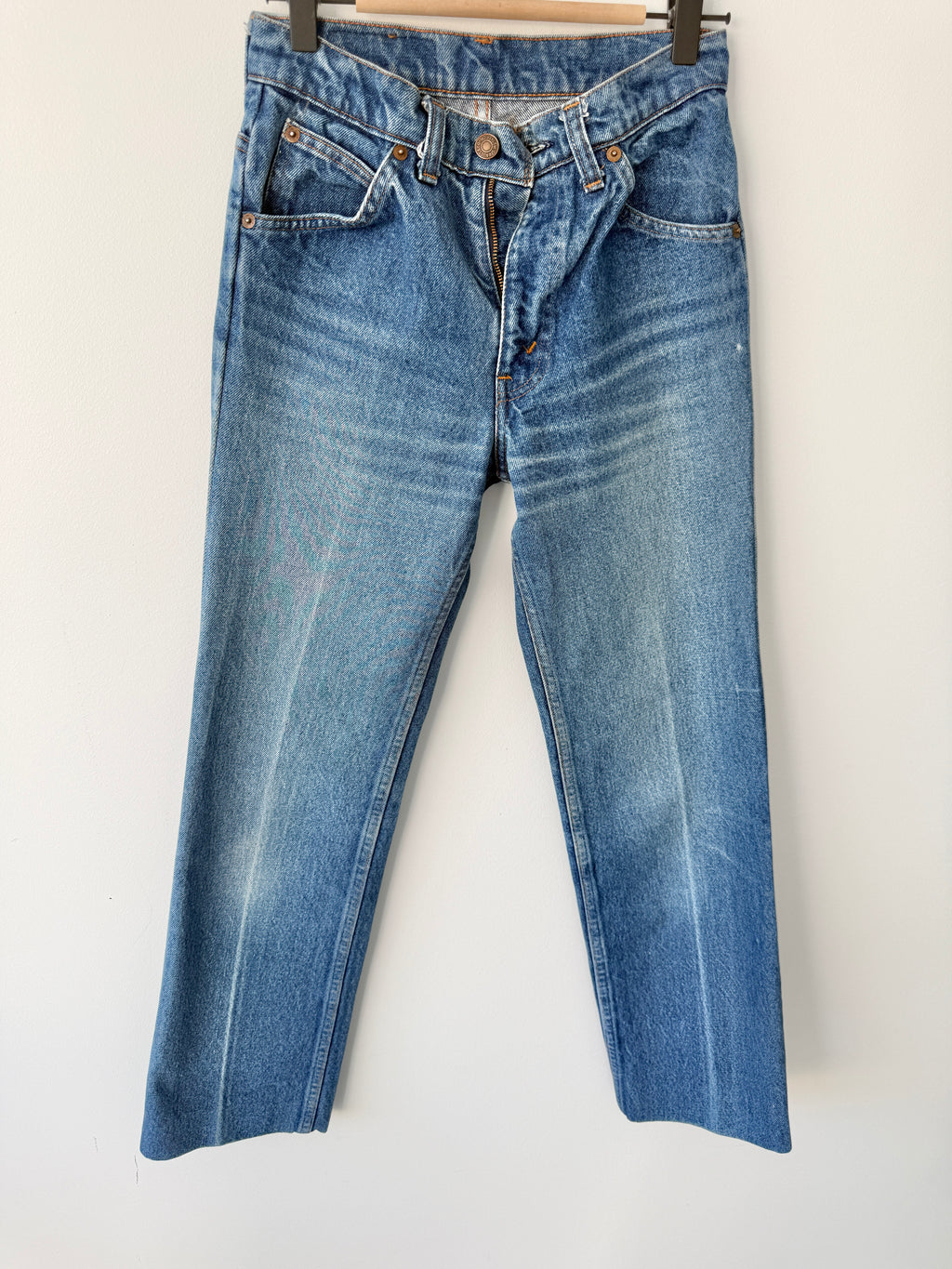 W25 L32 vintage Levis 630 02 17 dark blue fold lines  24/25” measured waist 630s USA 80s slim hips