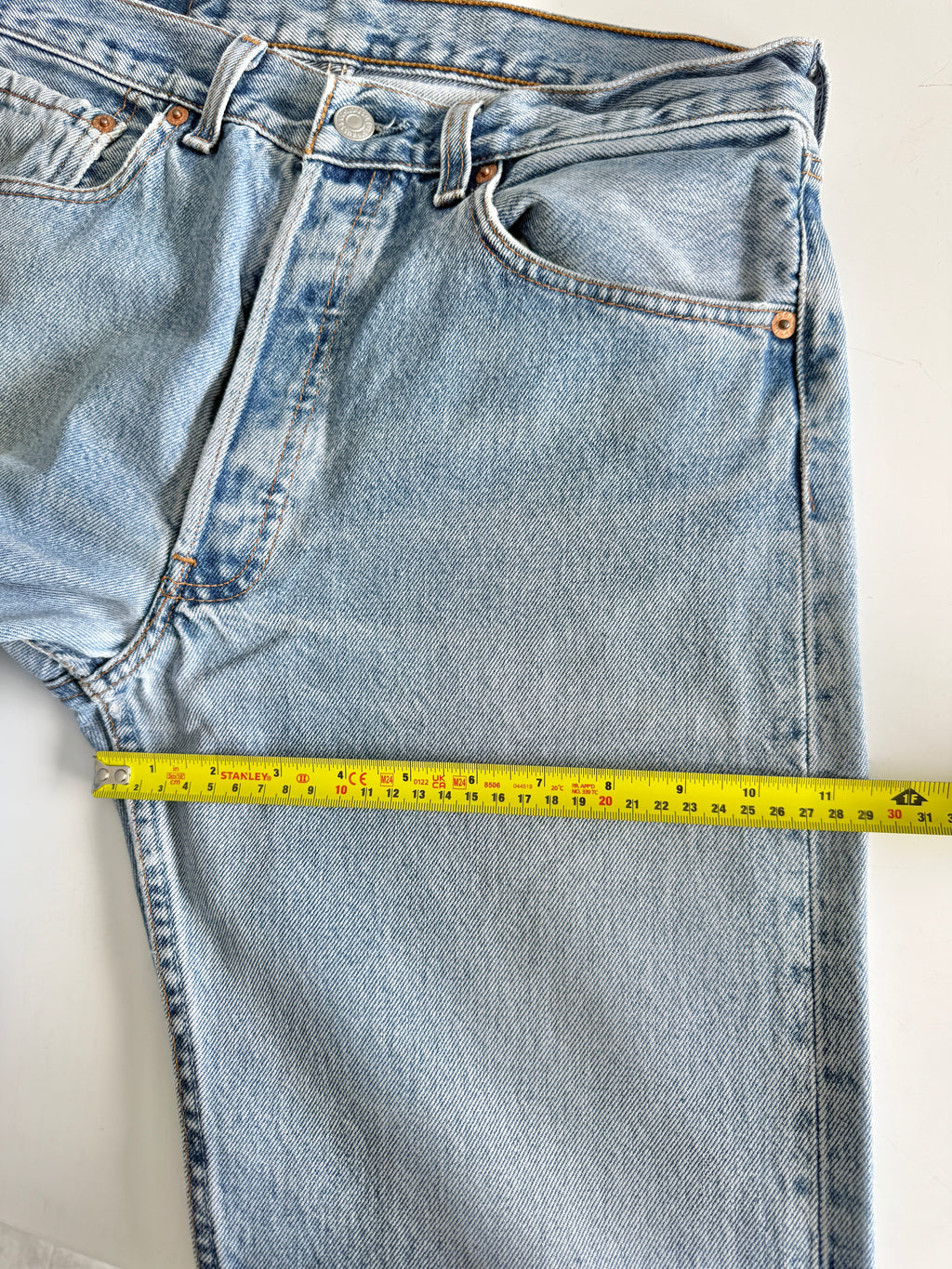 W29 L29 vintage Levis 501 29” light blue Levi’s 501s Y2K