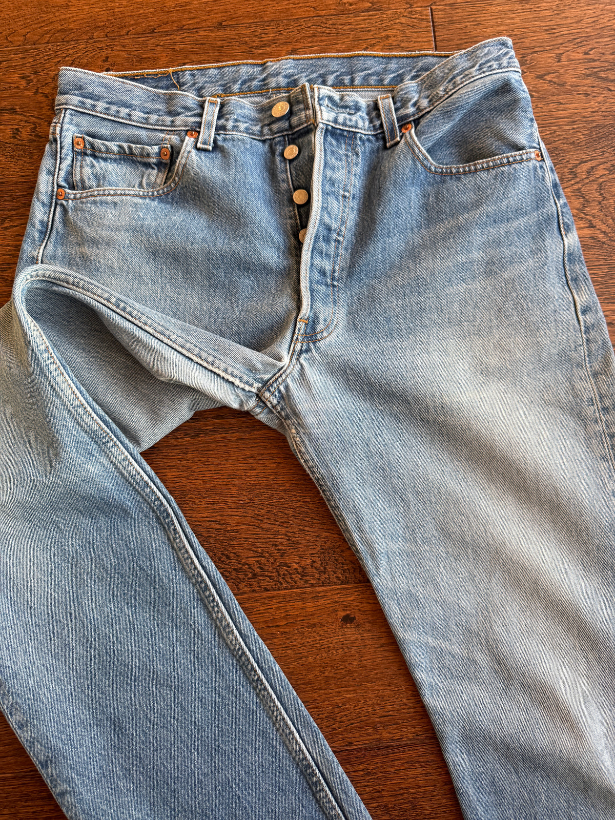 W32 L33 vintage Levis 501s 31/32” measured medium blue faded Y2K 501s
