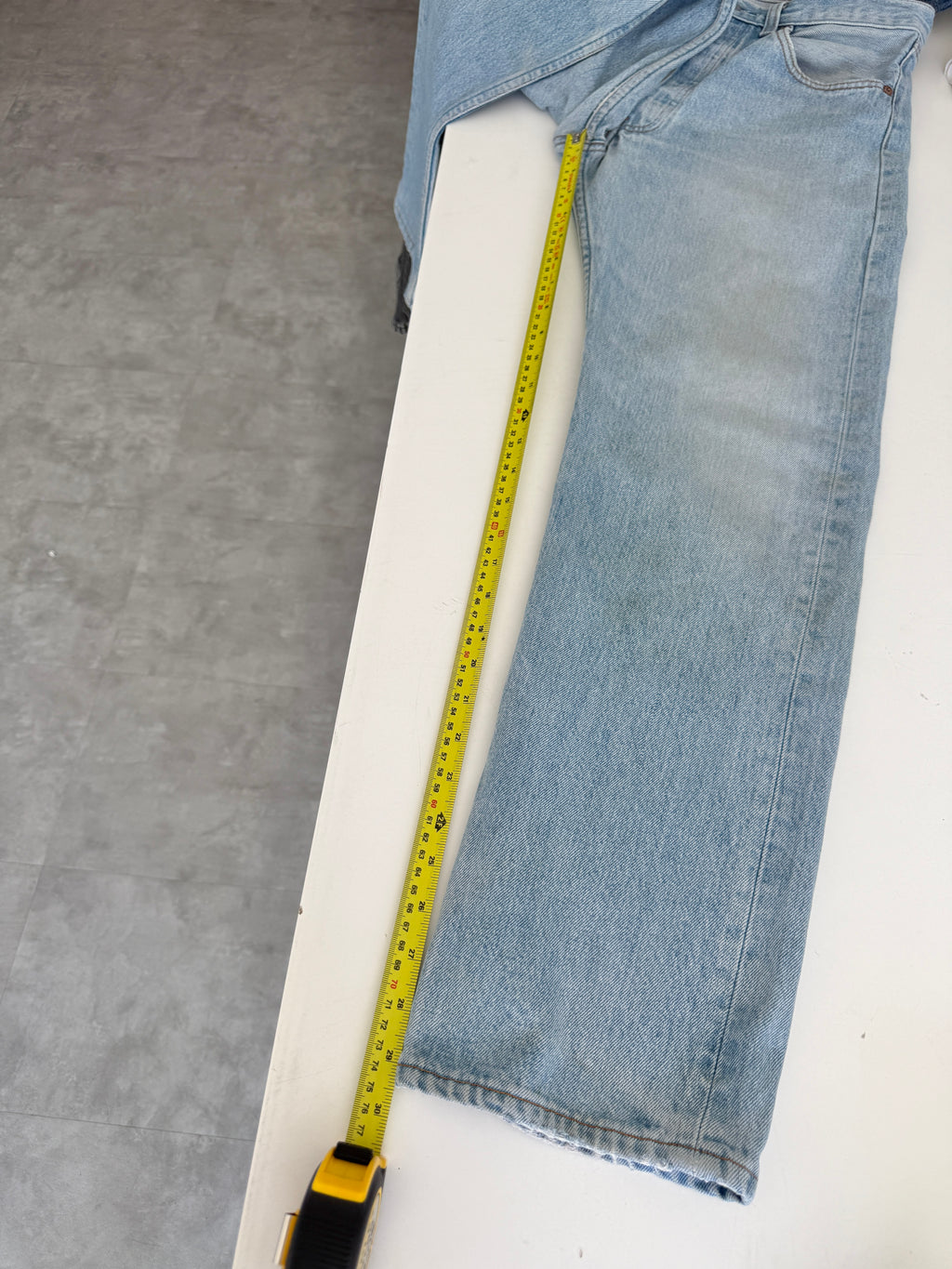 W30 L29 vintage Levis 501xx 30” measured waist light faded blue USA 90s  501xx