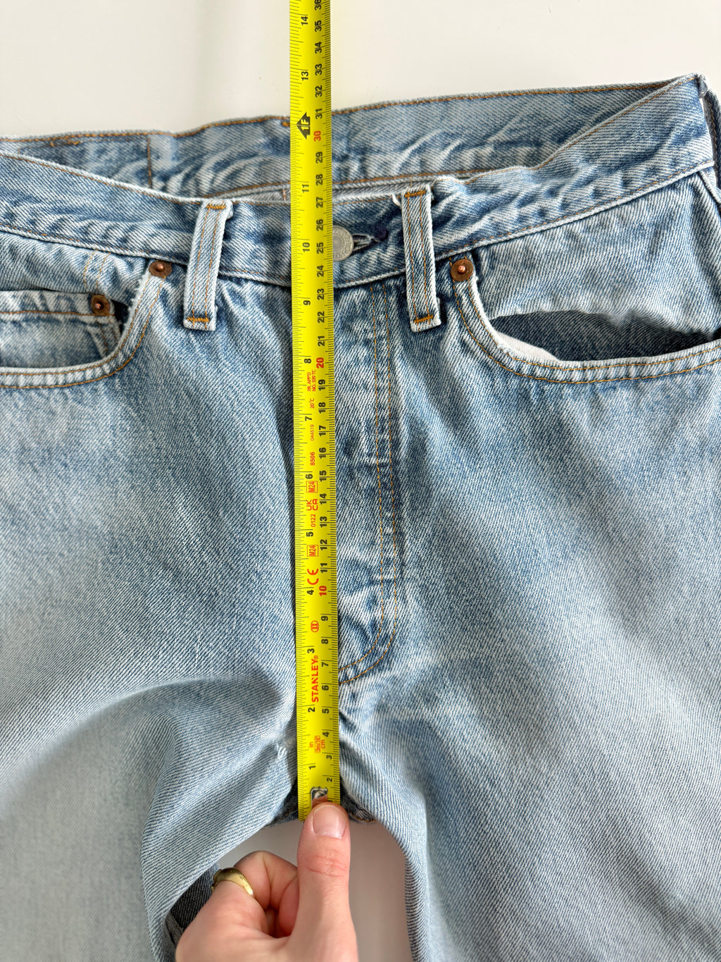 W28 L35 vintage Levis 501 27/28” measured medium light faded blue denim 80s Levi’s 501s