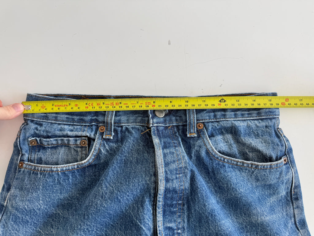 W30 L32 vintage Levis 501 29-30” measured dark blue faded blue 80s denim Levi’s 501s USA