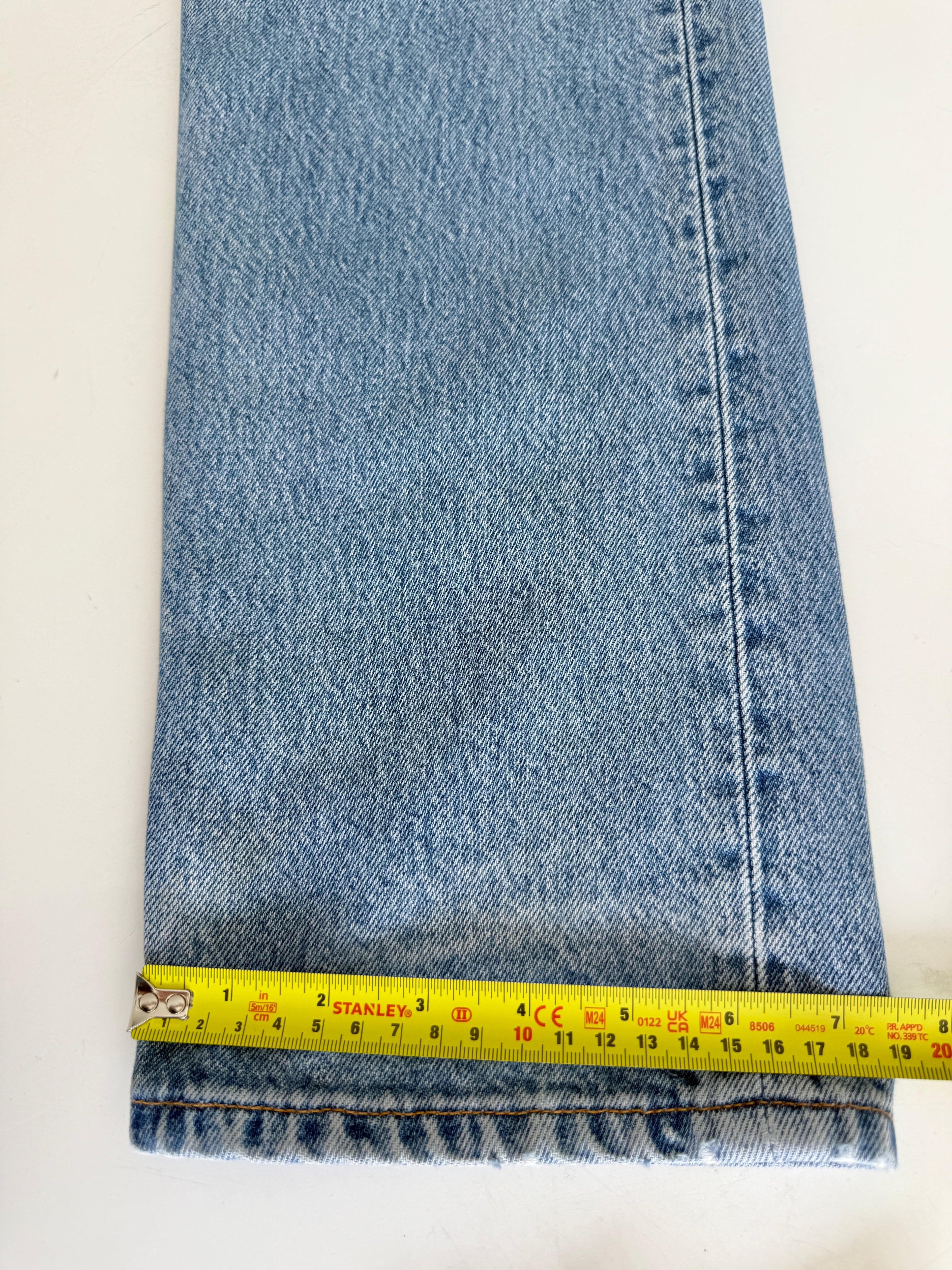 W28 L30 vintage Levis 501s 27/28” medium blue denim Levi’s 501s Y2K
