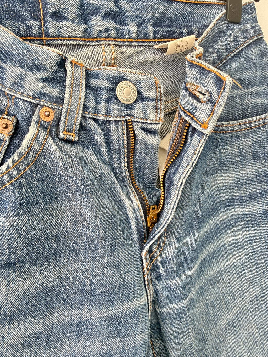 W24 L31 vintage Levis 517 24” measured waist dark faded blue USA 90s 517s