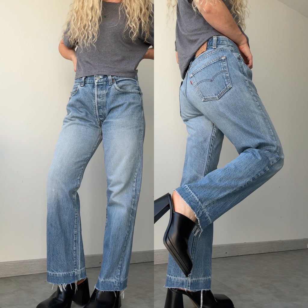 W31 L29 vintage Levis 501 medium blue 30/31” measured waist 501s 80s USA