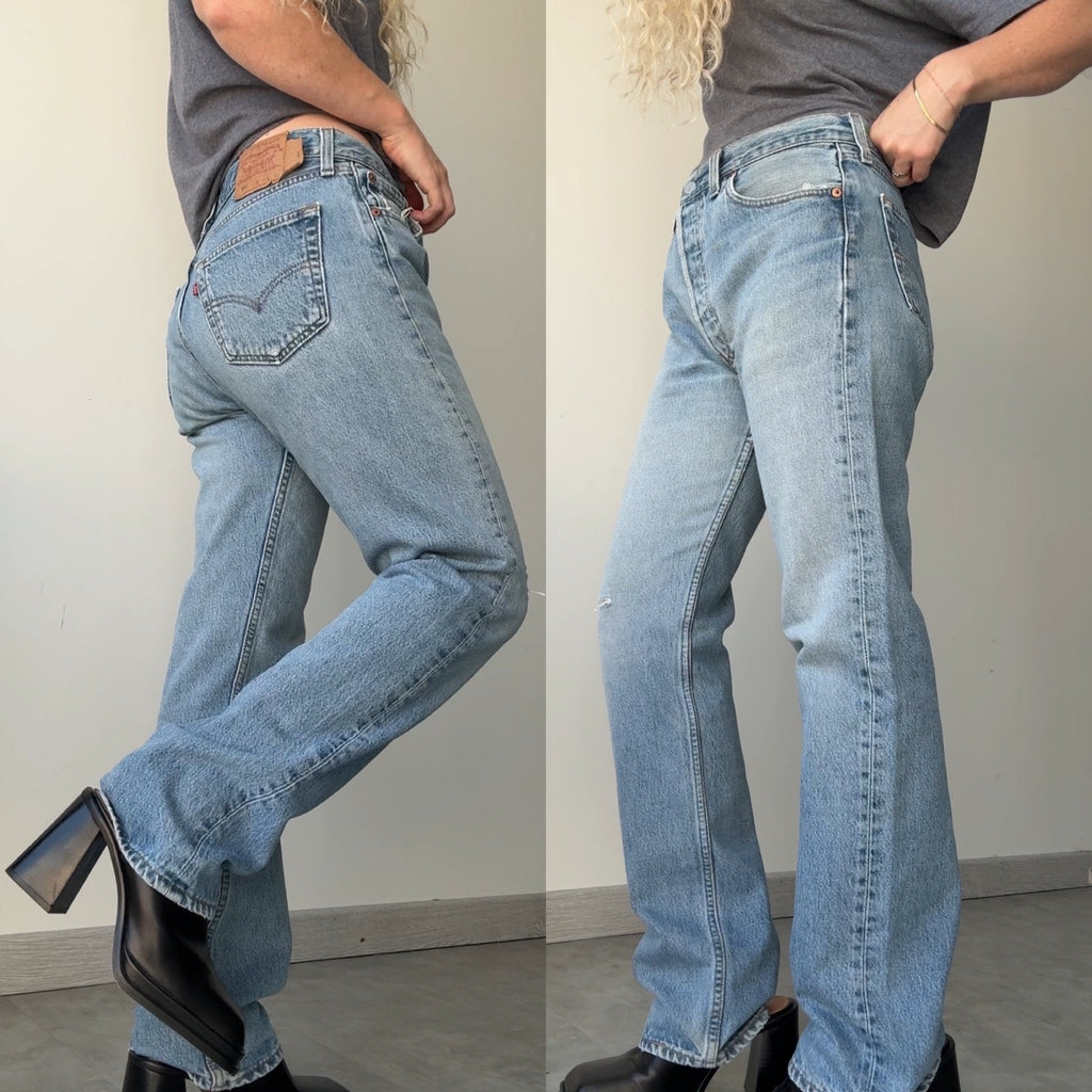 W31 L31 vintage Levis 501 medium light blue 30/31” measured waist 501s 90s USA