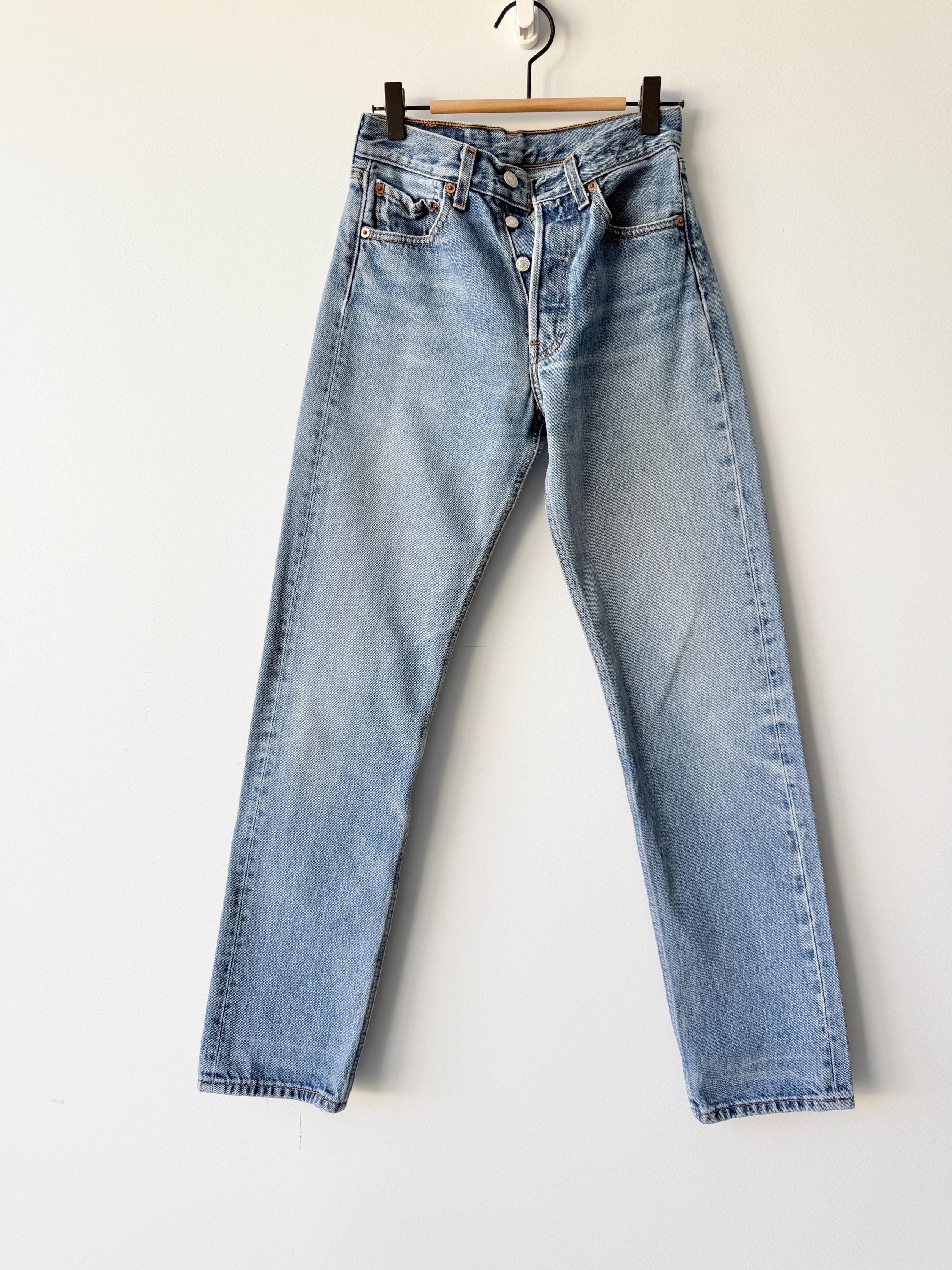 W25 L31 vintage Levis 501 24-25” measured waist light faded lines denim made in 90s