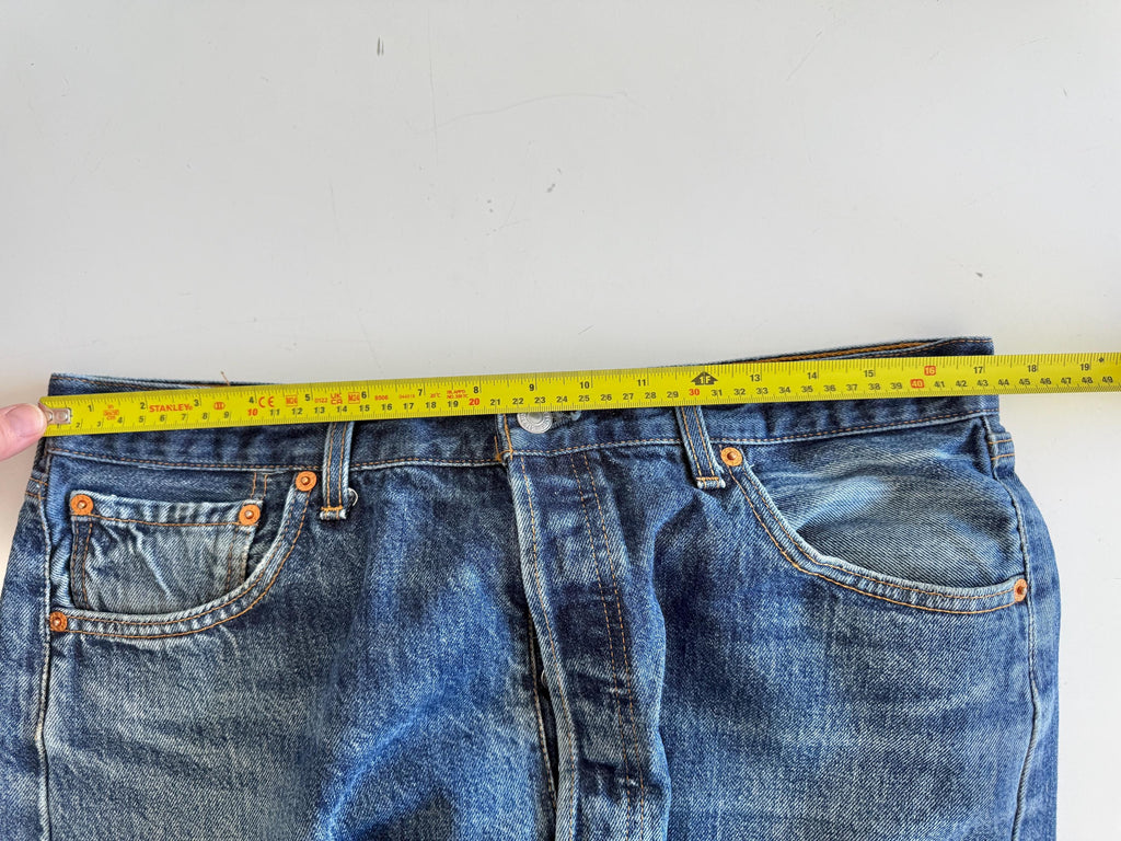 W34 L27 vintage Levis 501 27-28” measured medium blue made in 90s