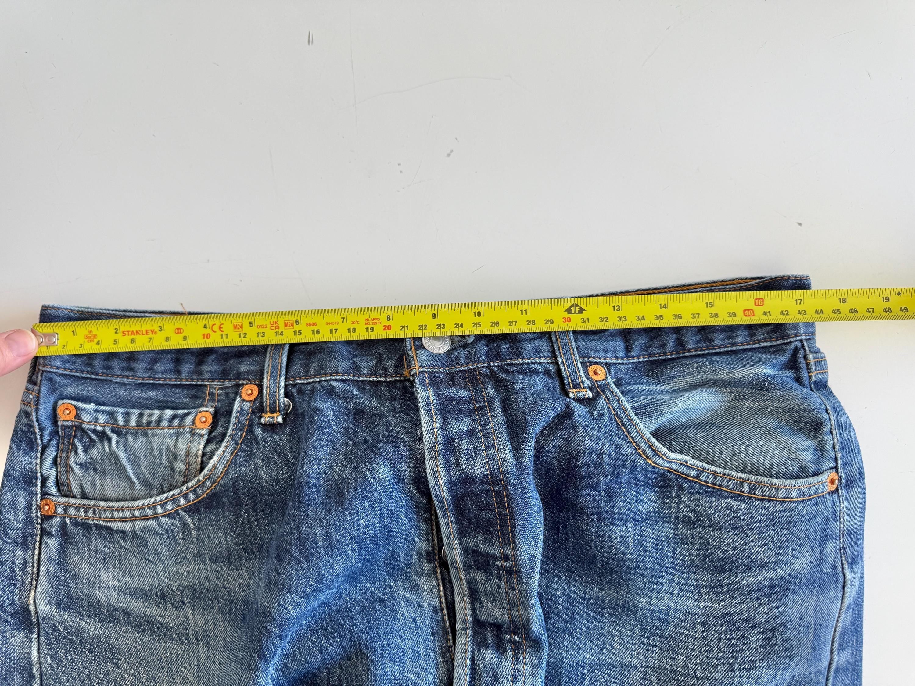 W34 L27 vintage Levis 501 27-28” measured medium blue made in 90s