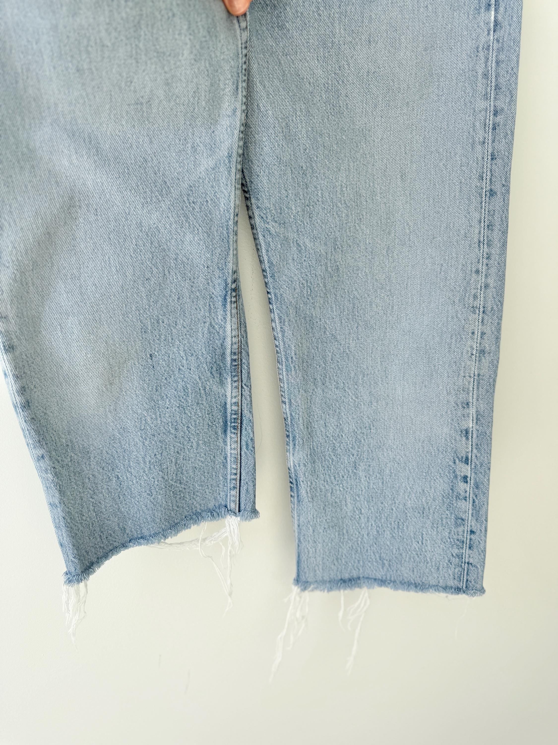 W29 L23 Levis 501 vintage 28-29” measured waist faded light blue 80s-90s made in France