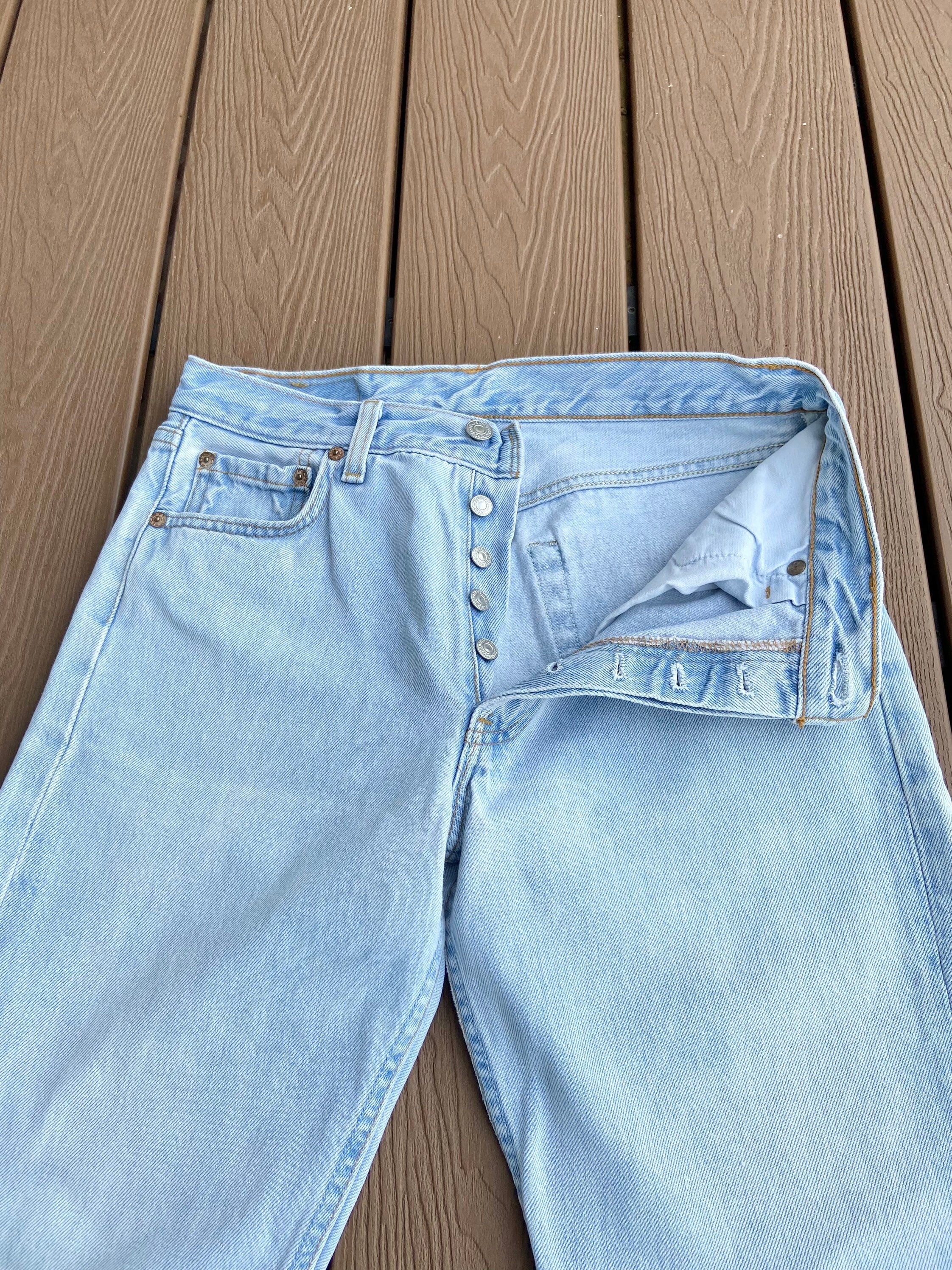 Soft Vintage levis 501 jeans w27” stone wash light blue