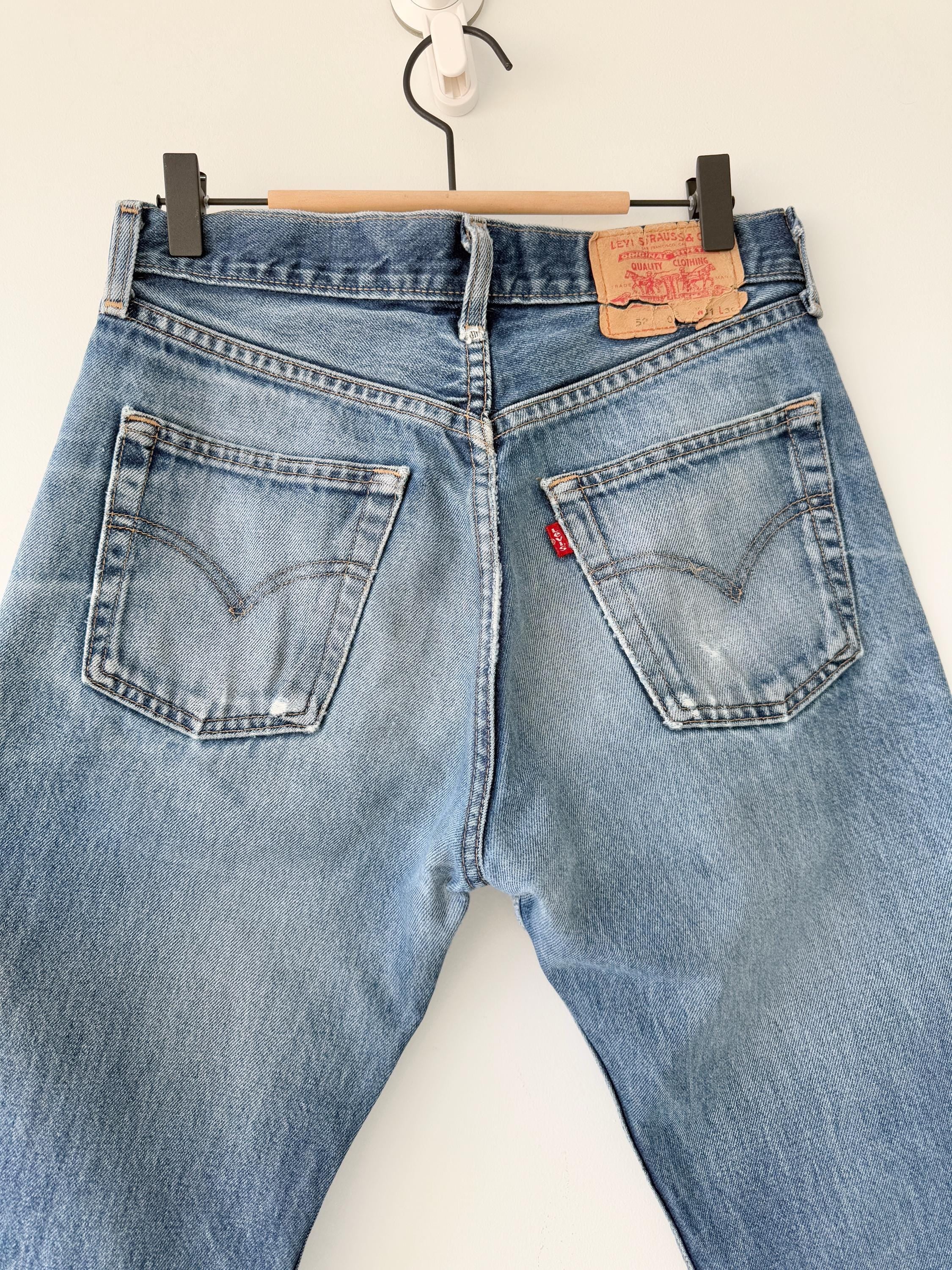 Levis 521 vintage w28/29 L28 dark faded blue 521 made in y2k straight leg jeans 521 28”/29” waist