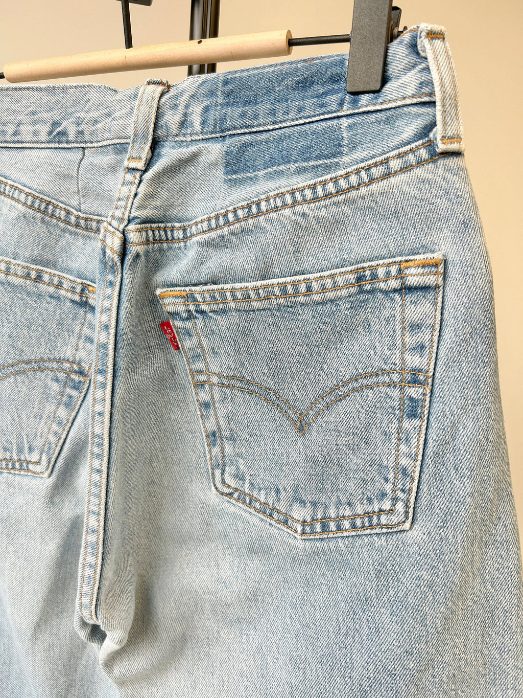 Levis 501 jeans w25 L29 light blue 90s levis faded Stonewash light blue denim 501 vintage Levi’s faded blue denim 501 vintage