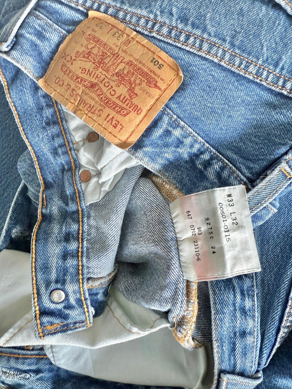 W31 L31 vintage Levis 501 30-31” measured dark Blue faded wallet mark made in y2k