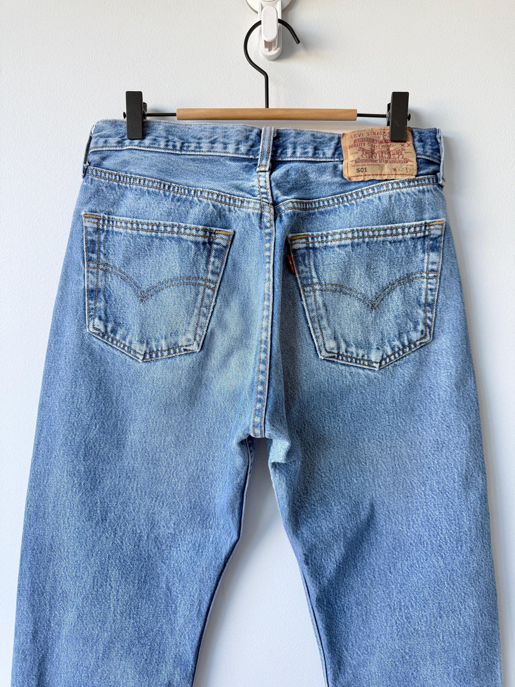 W29 L32 Levis 501 vintage 28-29” measured waist made in  y2k