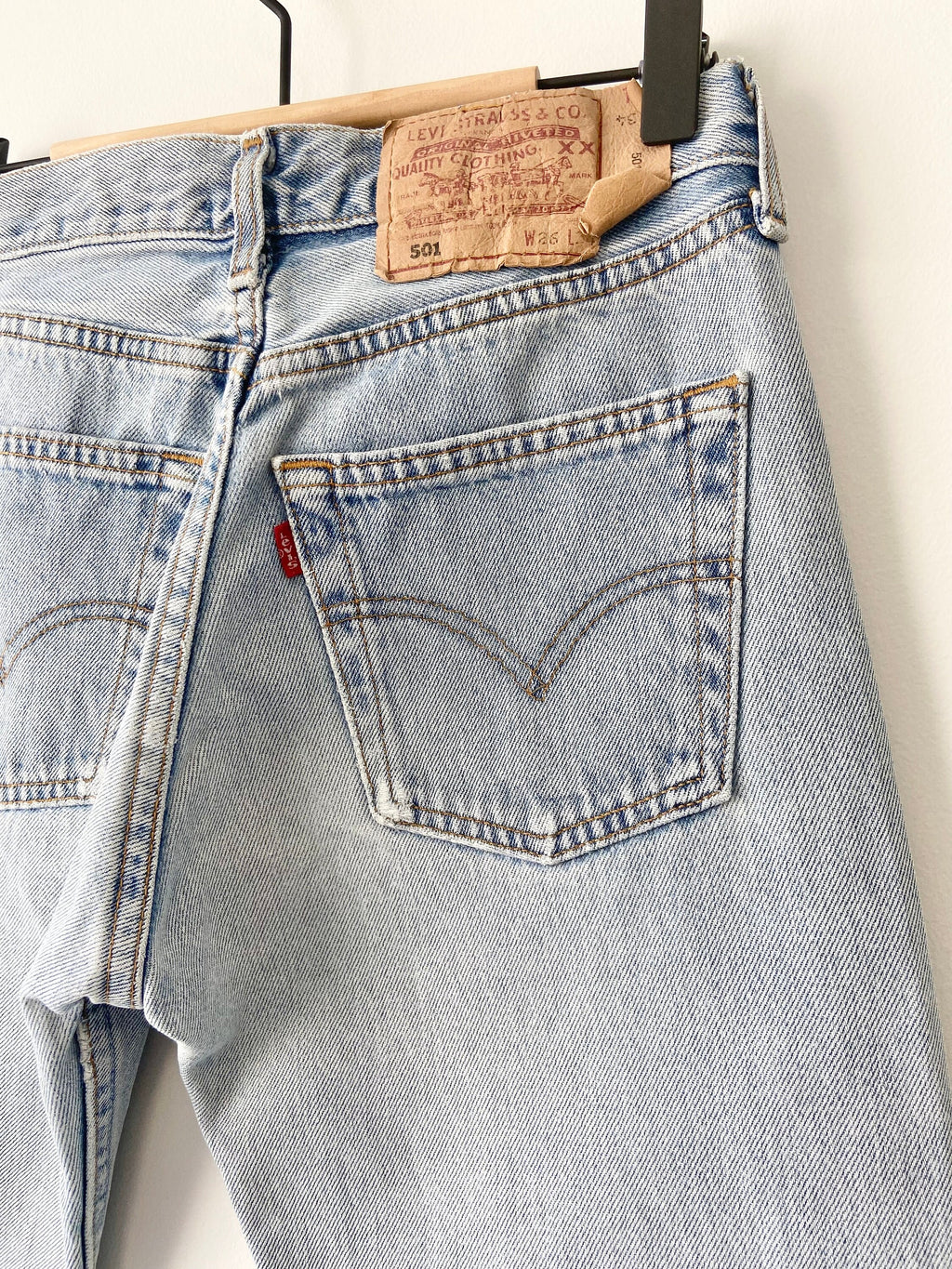 Levis 501 jeans w25 L34 90s light wash faded blue flared faded wash blue 501 vintage 501s