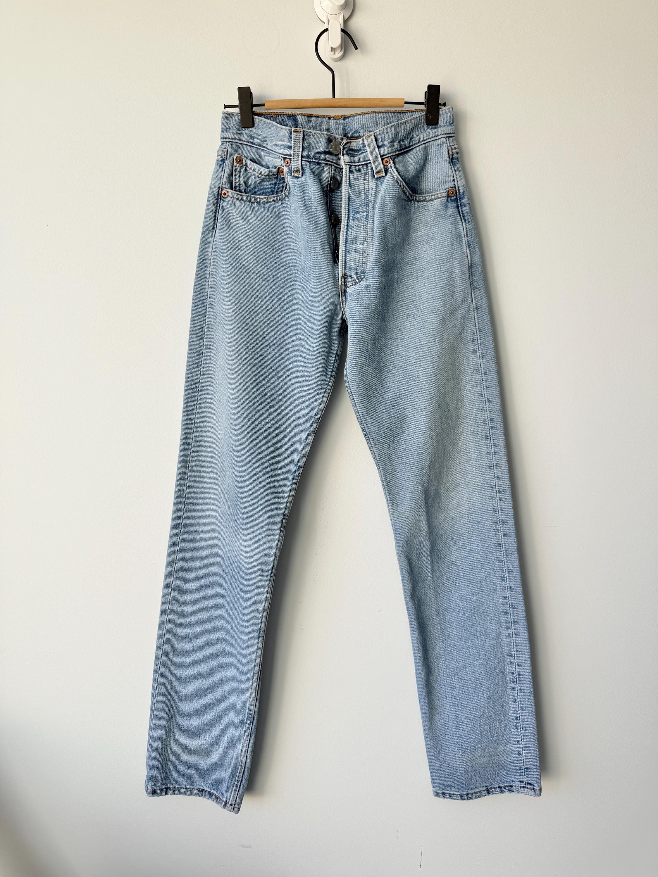 W25 L31 vintage Levis 501 24-25” measured light blue made in 90s USA (iuk)