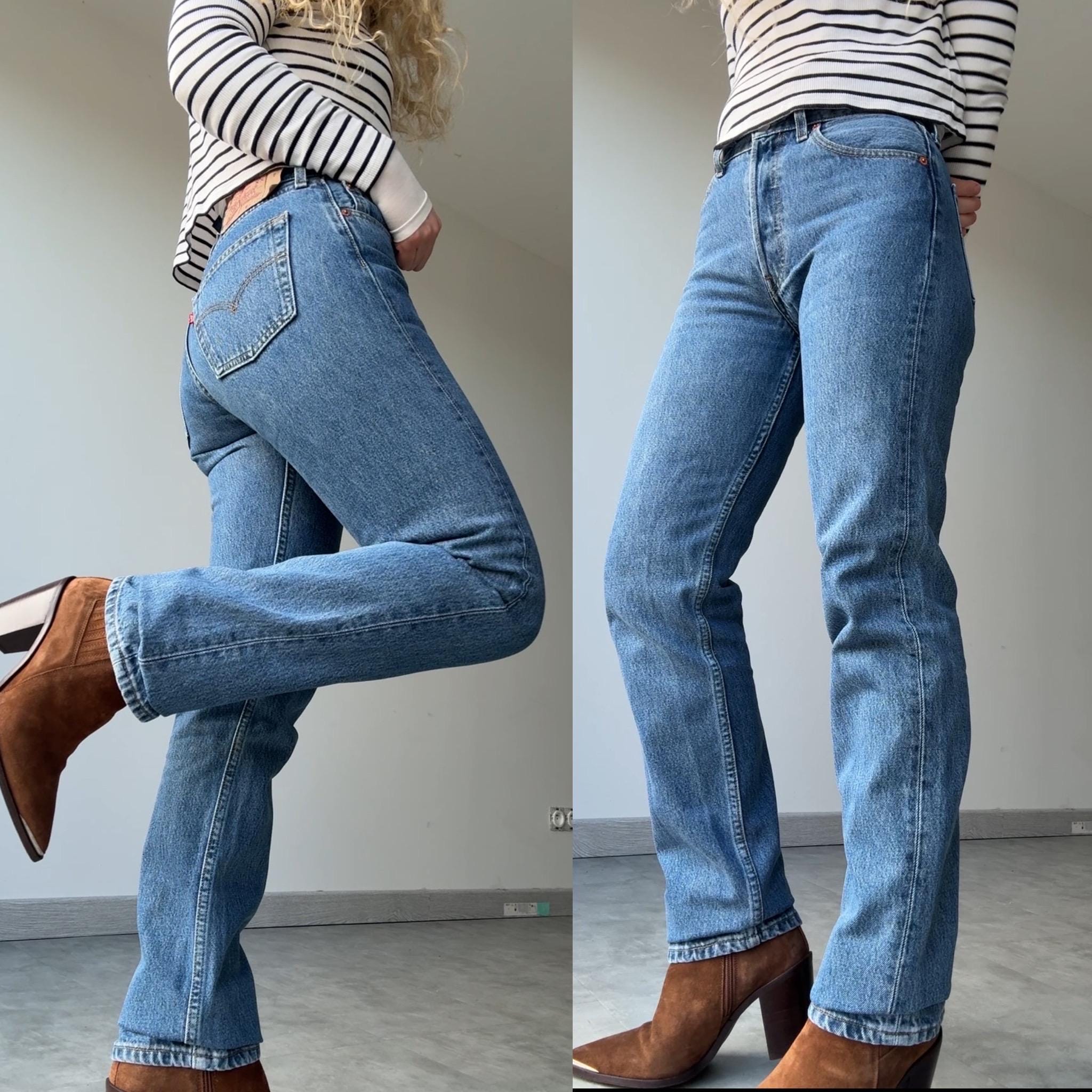 Levis 501 vintage w26 L34 medium/darker faded blue 501s made in 2001 straight leg jeans 501 25”/26” waist