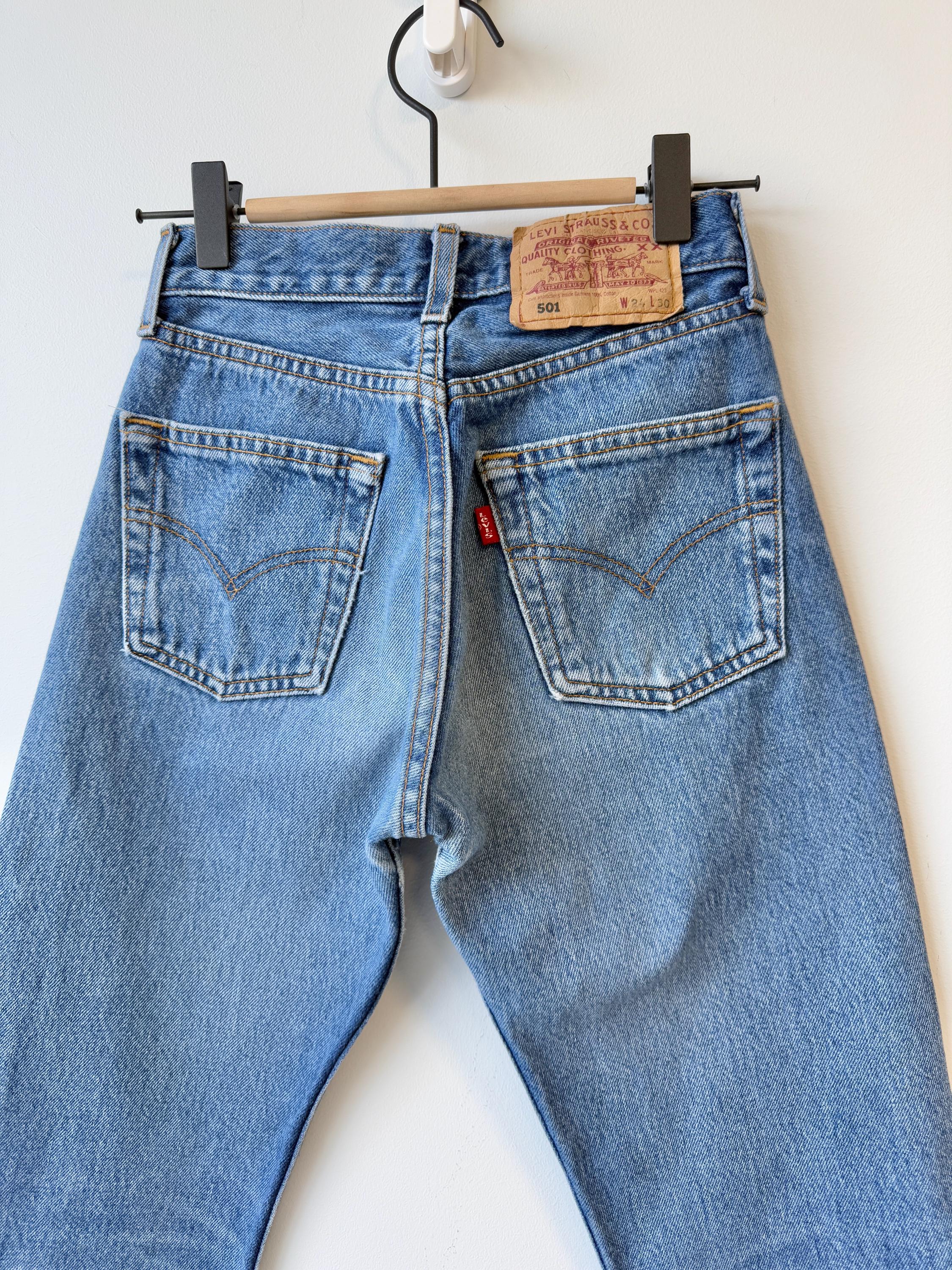 Levis 501 vintage w23 L29 medium blue 501s made 90s straight leg jeans 501 22”/23” waist (febuk)