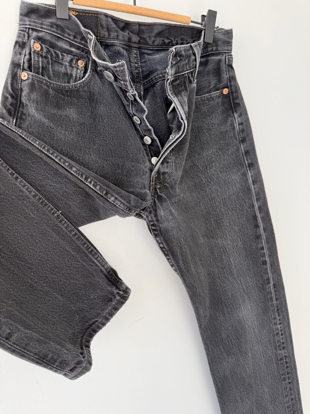 W28 L30 Levis 501 vintage 28” measured waist black made in 90s