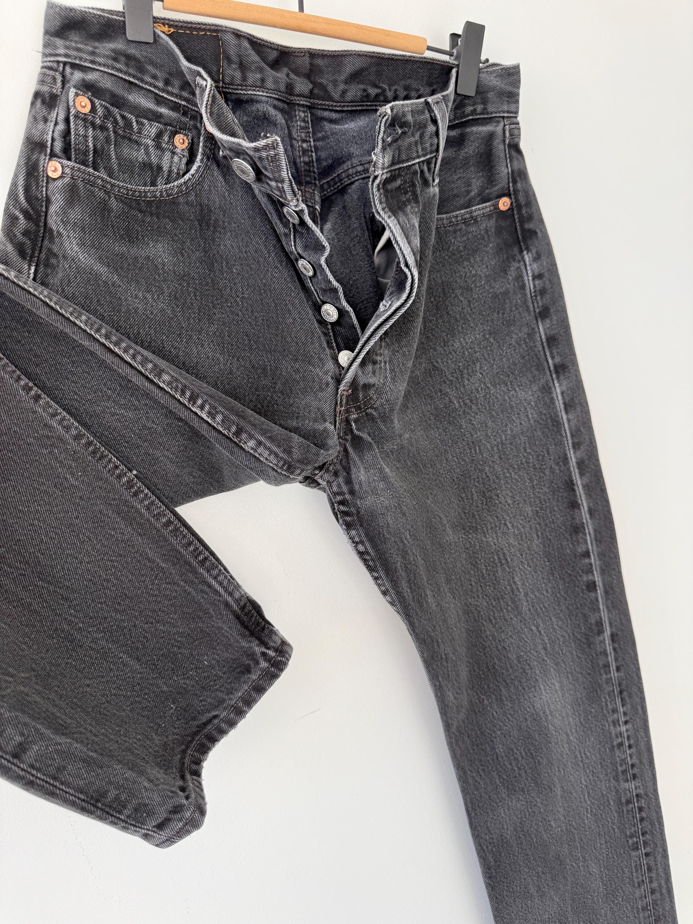 W28 L30 Levis 501 vintage 28” measured waist black made in 90s