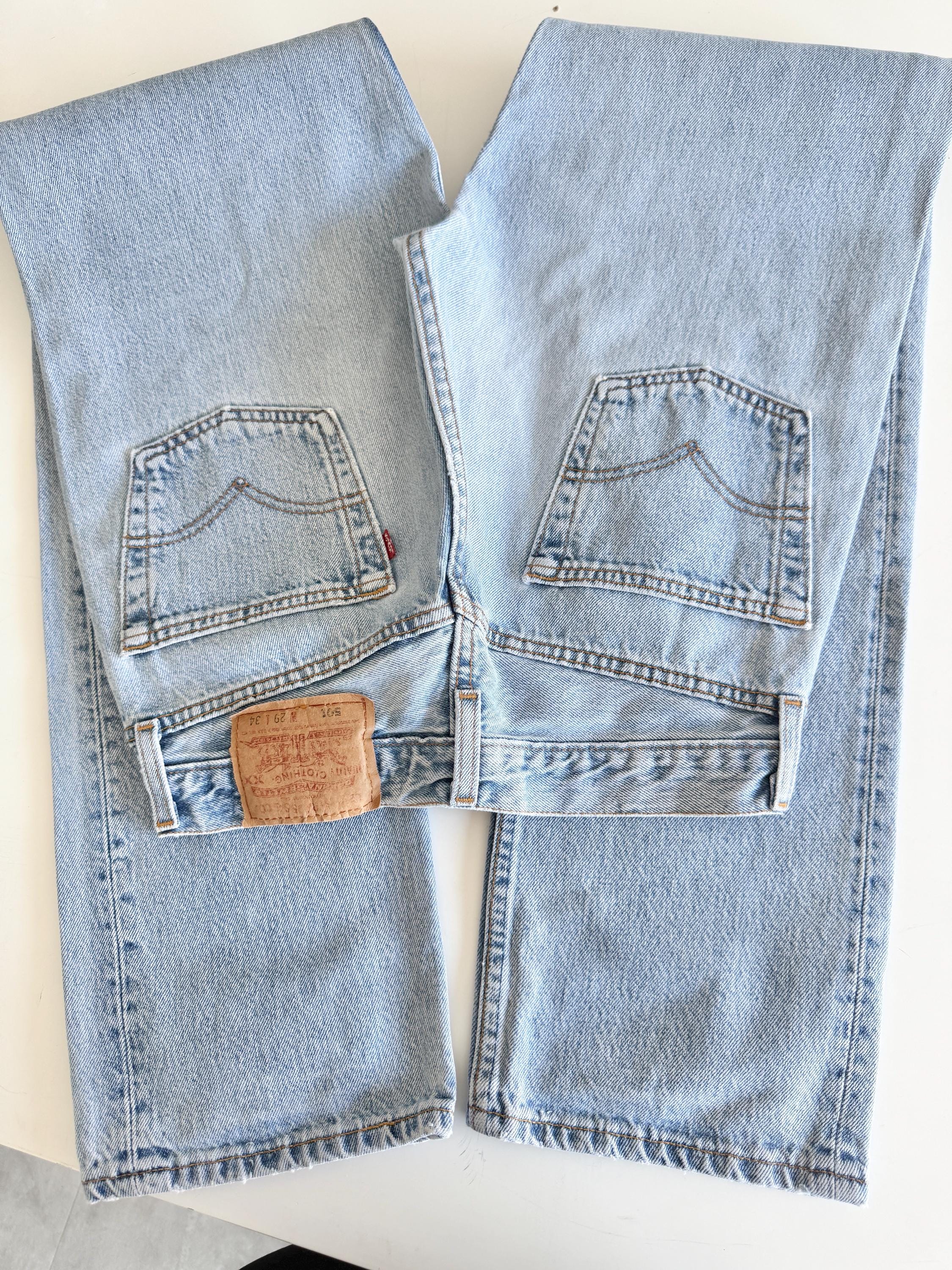 W27 L33 Levis 501 vintage 26-27” measured waist made in USA 90s