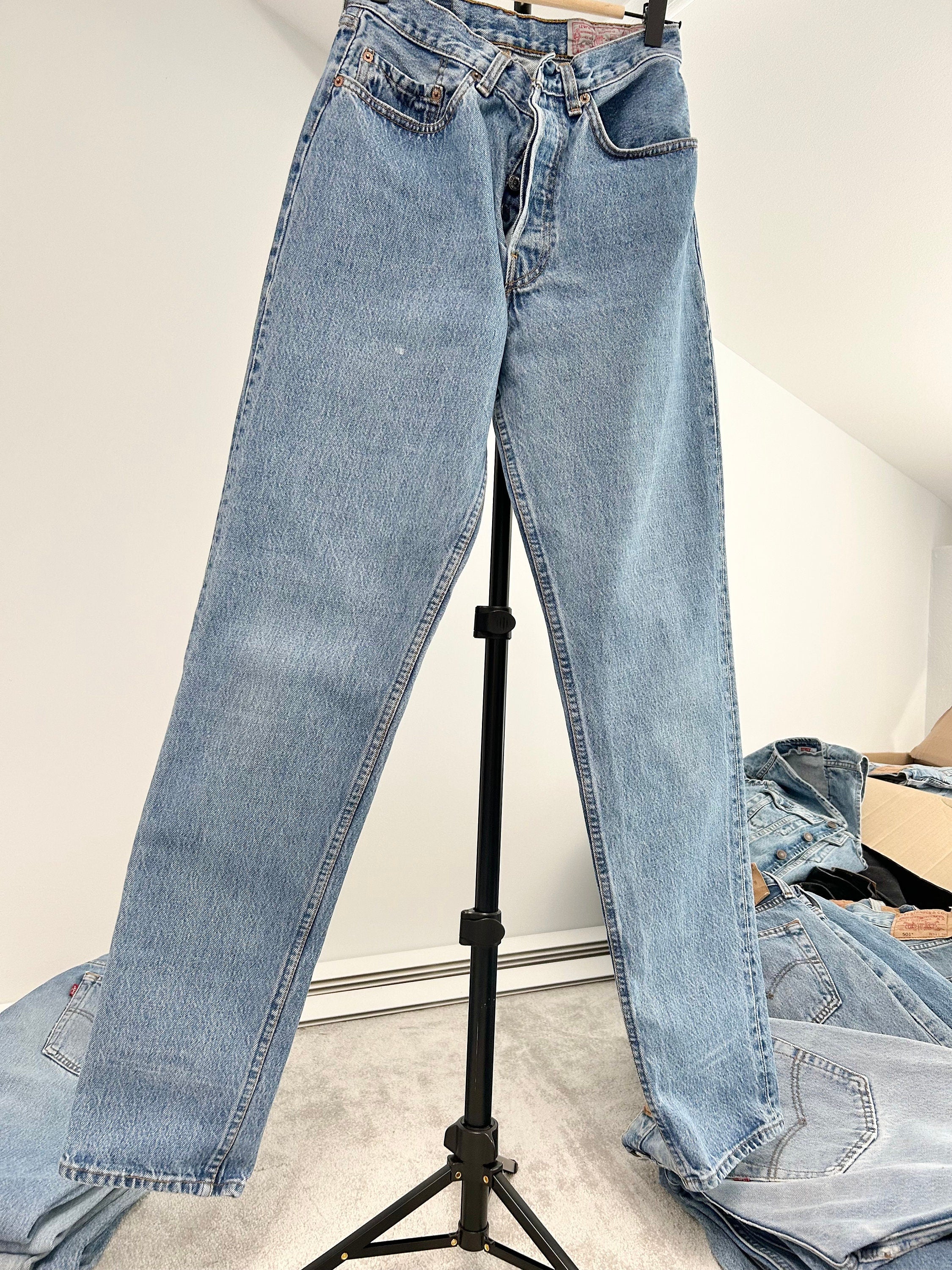 Levis 901 jeans w27 L33 medium blue denim 501 vintage Levi’s faded blue denim 901 vintage