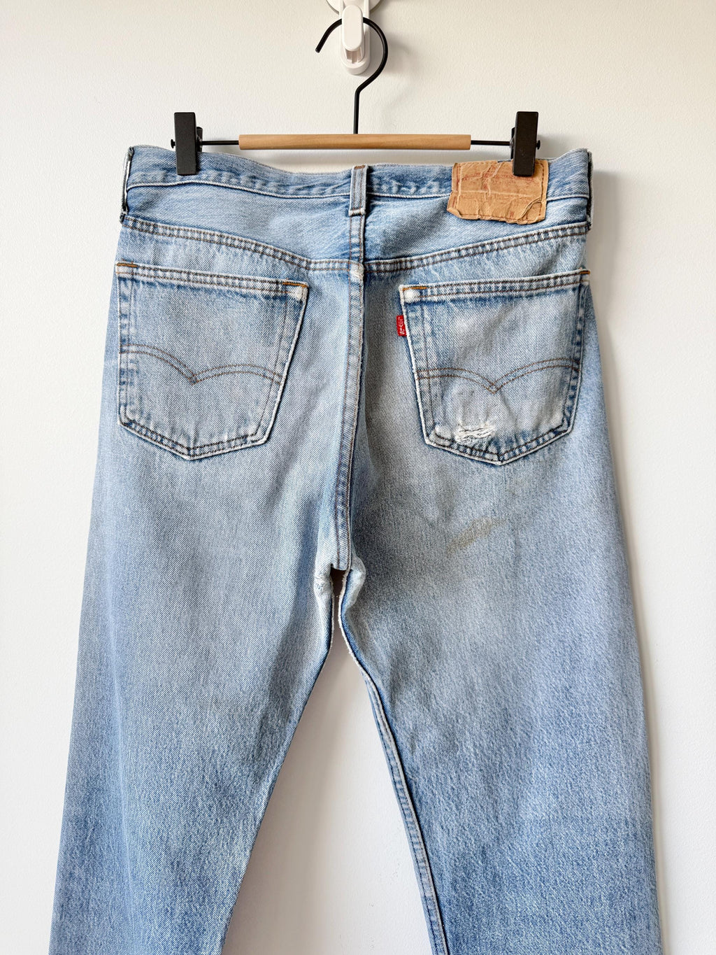 Held ***W31 L29 vintage Levis 501 29-31” measured medium faded denim made in USA 80s distressed rippped denim