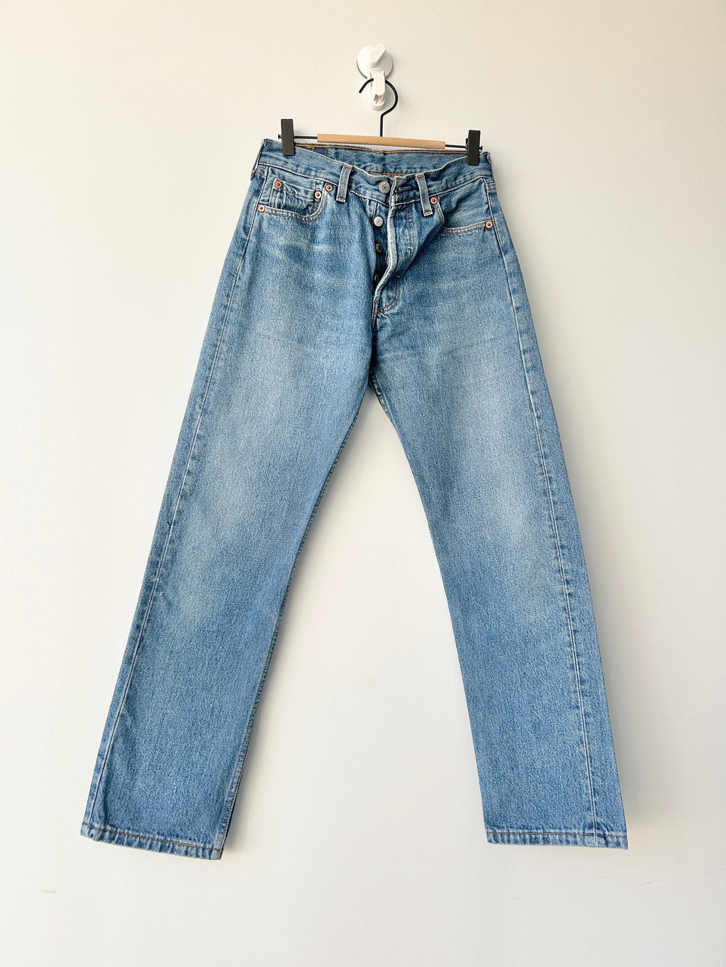 w27 L29 Levis 501 jeans medium blue denim 90s vintage Levi’s 501s blue 501s