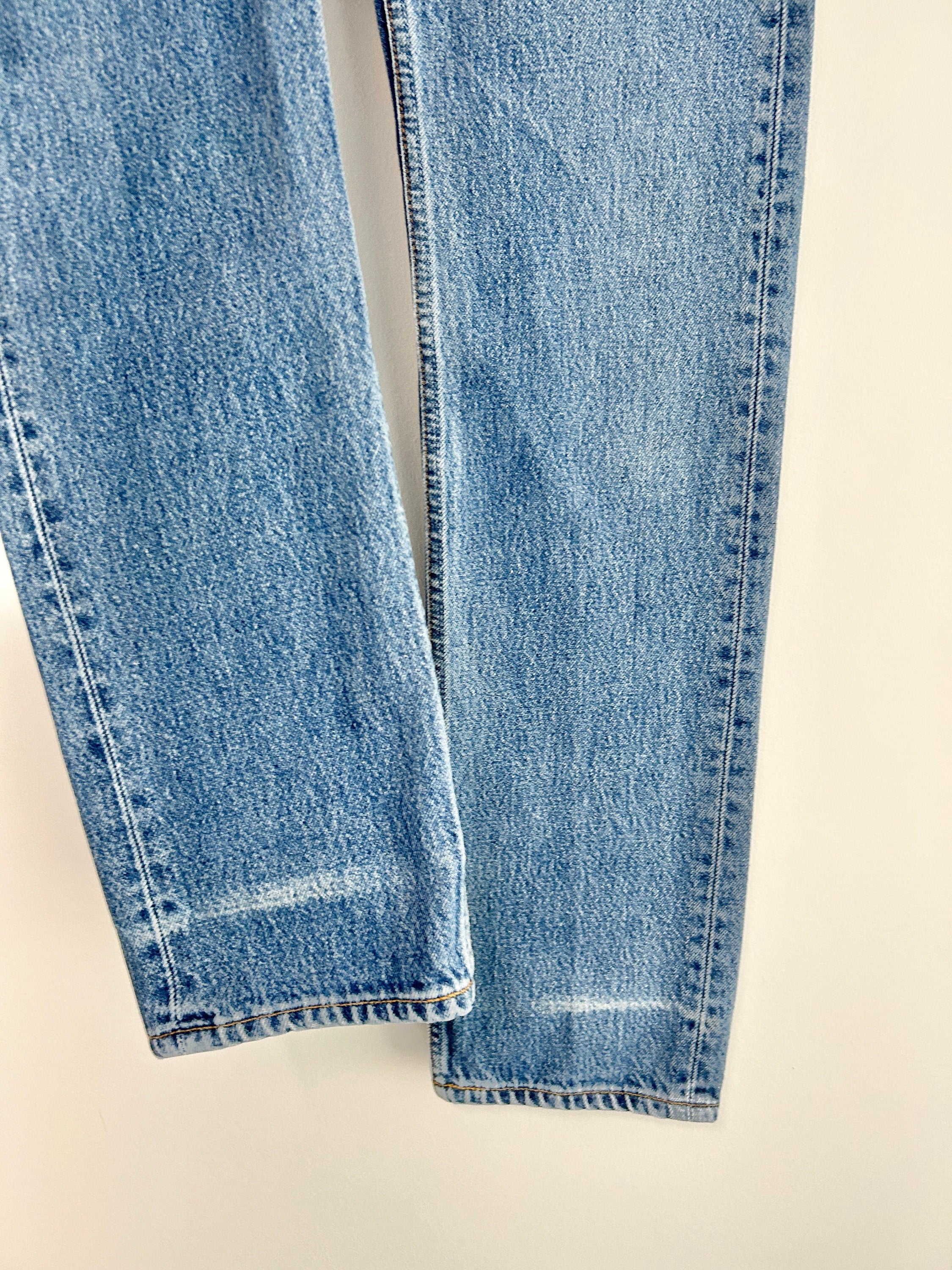 Levis 501 vintage w23 L31 Levi’s 501 faded medium blue 90s Levi’s blue faded blue straight leg blue 501 vintage blue 501 worn vintage Levi’s