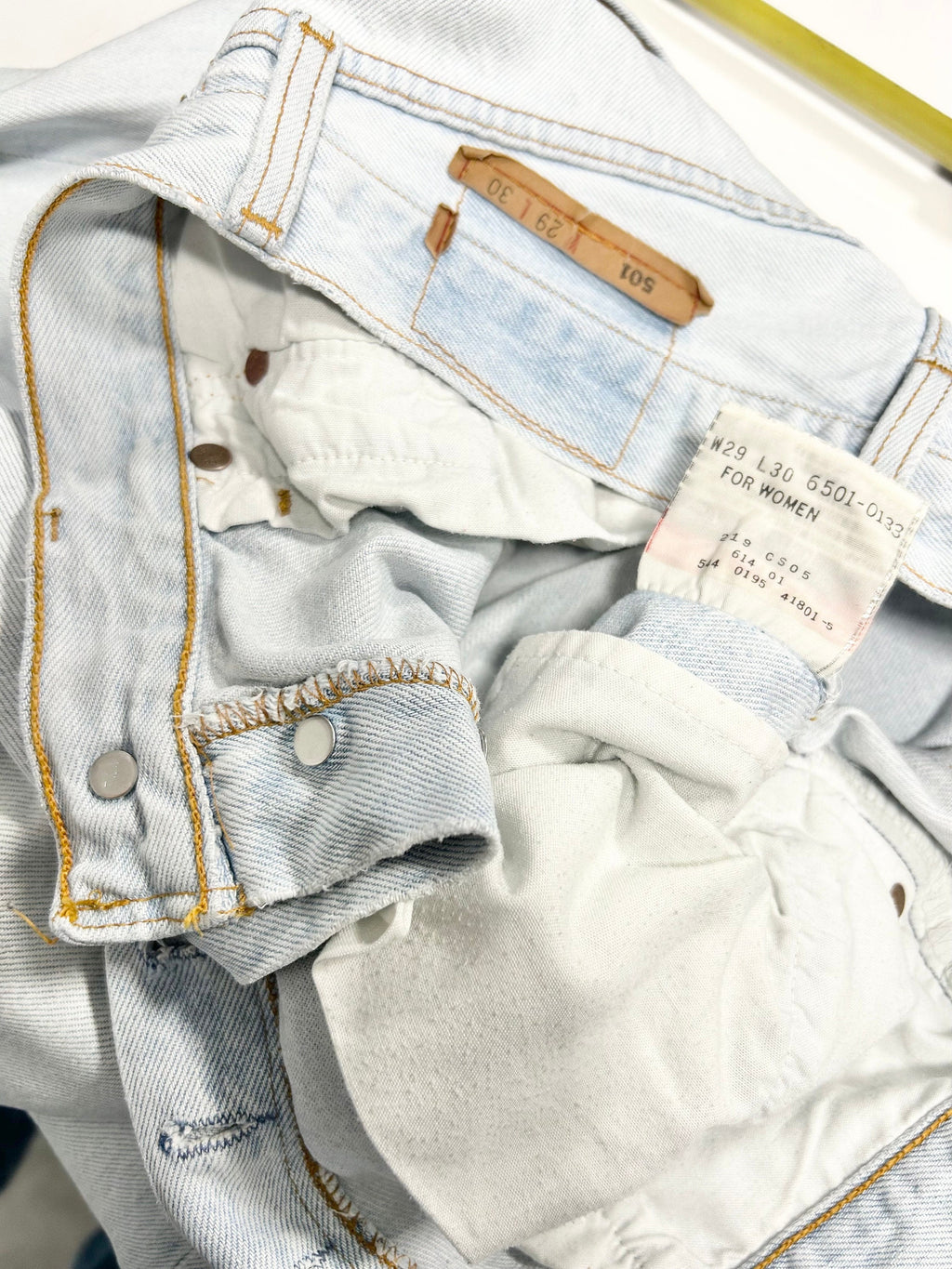 Levis 501 jeans w28 L30 90s light wash faded blue 501 faded wash blue 501 vintage 501s