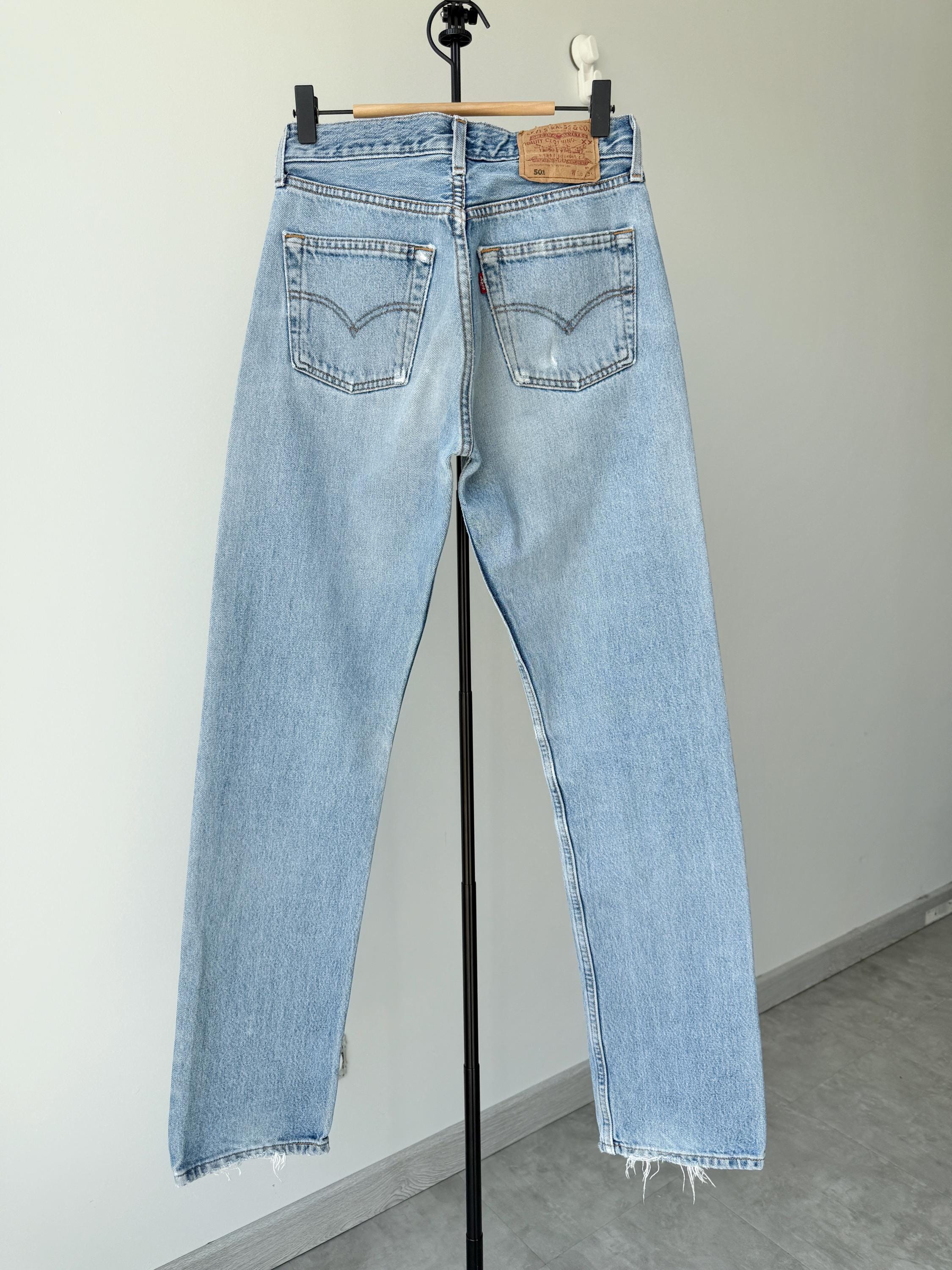 W27 L32 Levis 501 vintage 26-27” measured waist faded light medium blue year 2000 made in turkey new