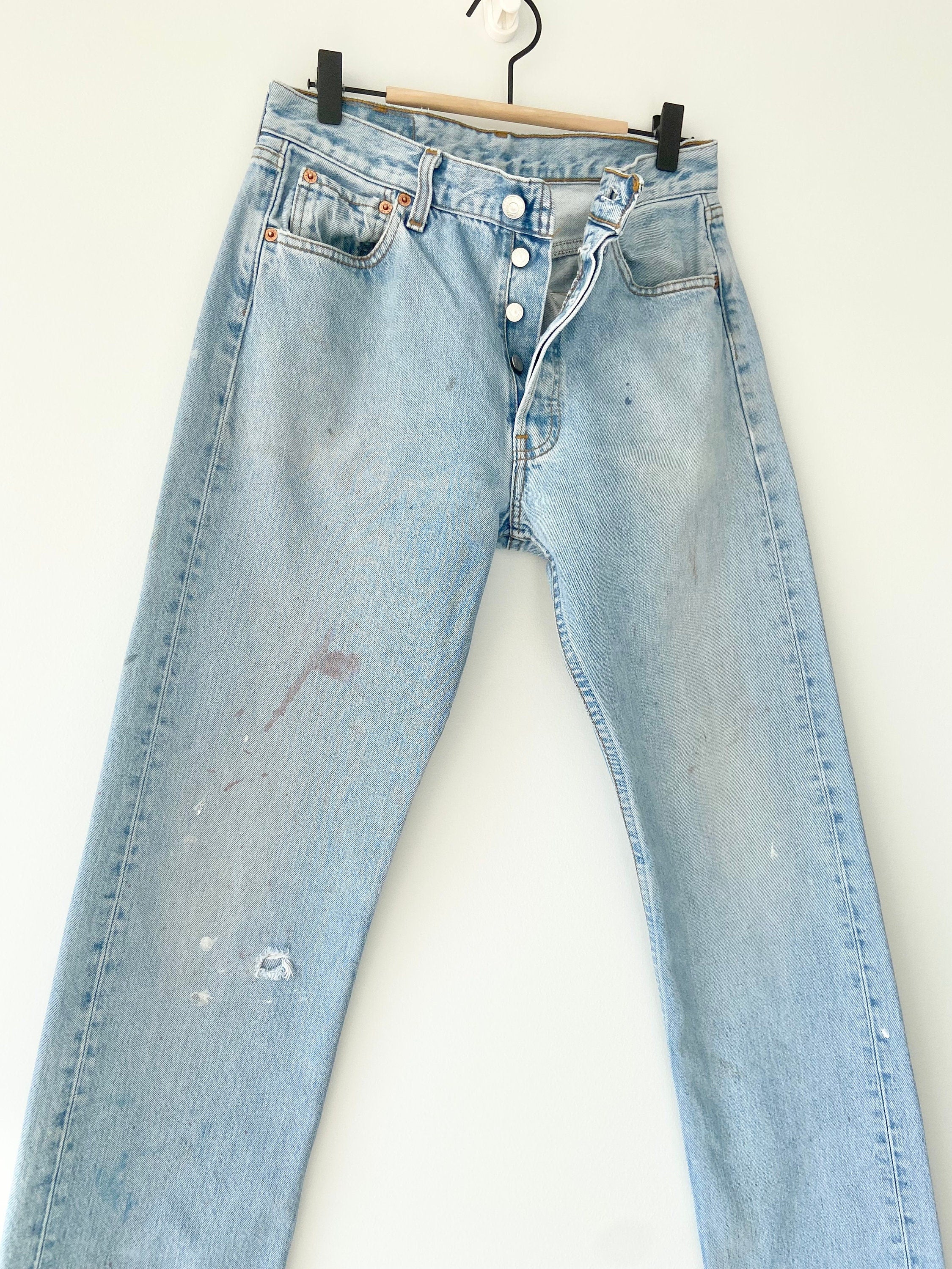 Vintage Levi’s 501 w29 L33 made in 1998  stone Wash paint distressed faded vintage 501s
