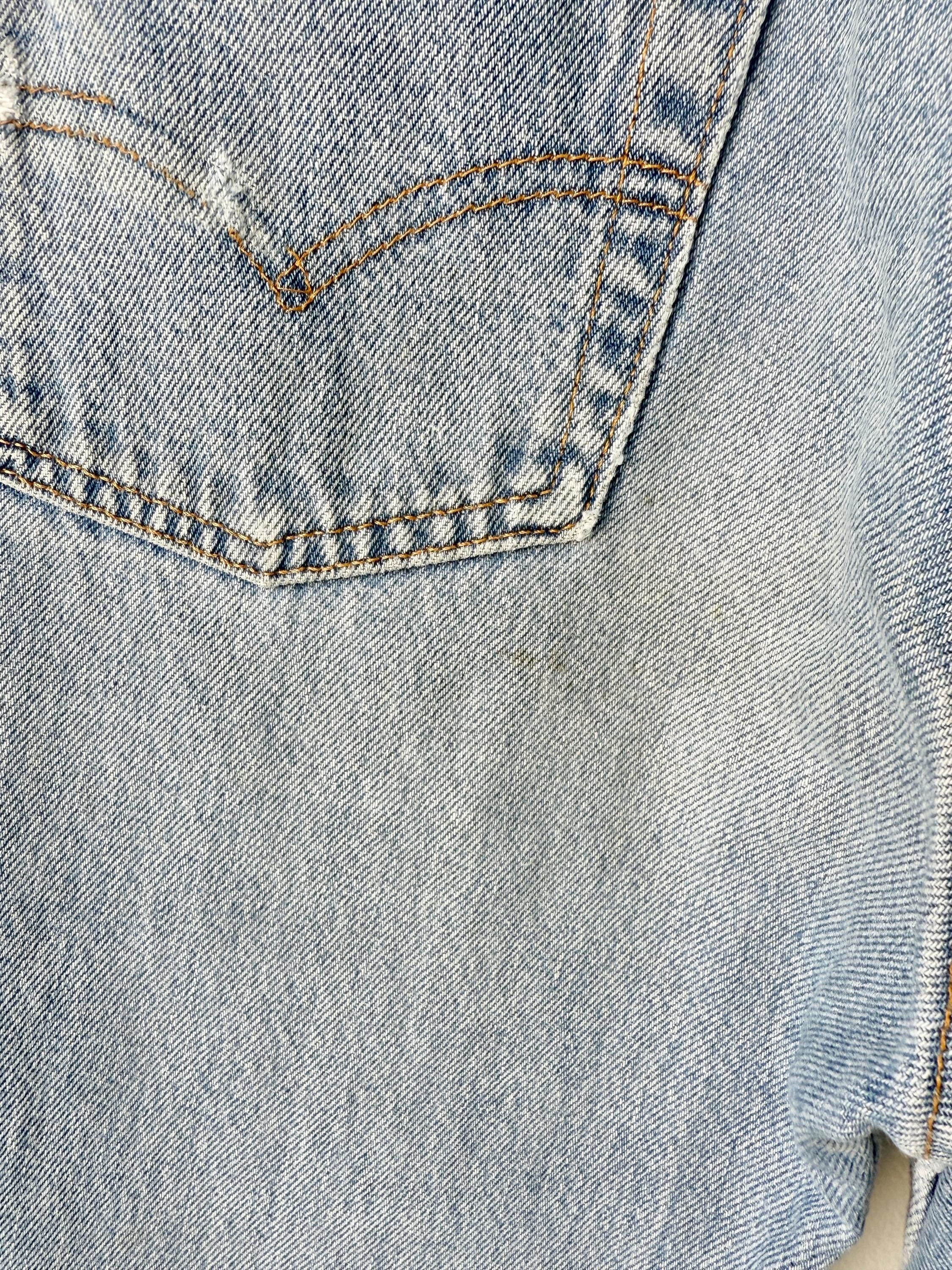 W26 L31 vintage Levis 501 25/26” measured waist medium faded denim made in USA 90s