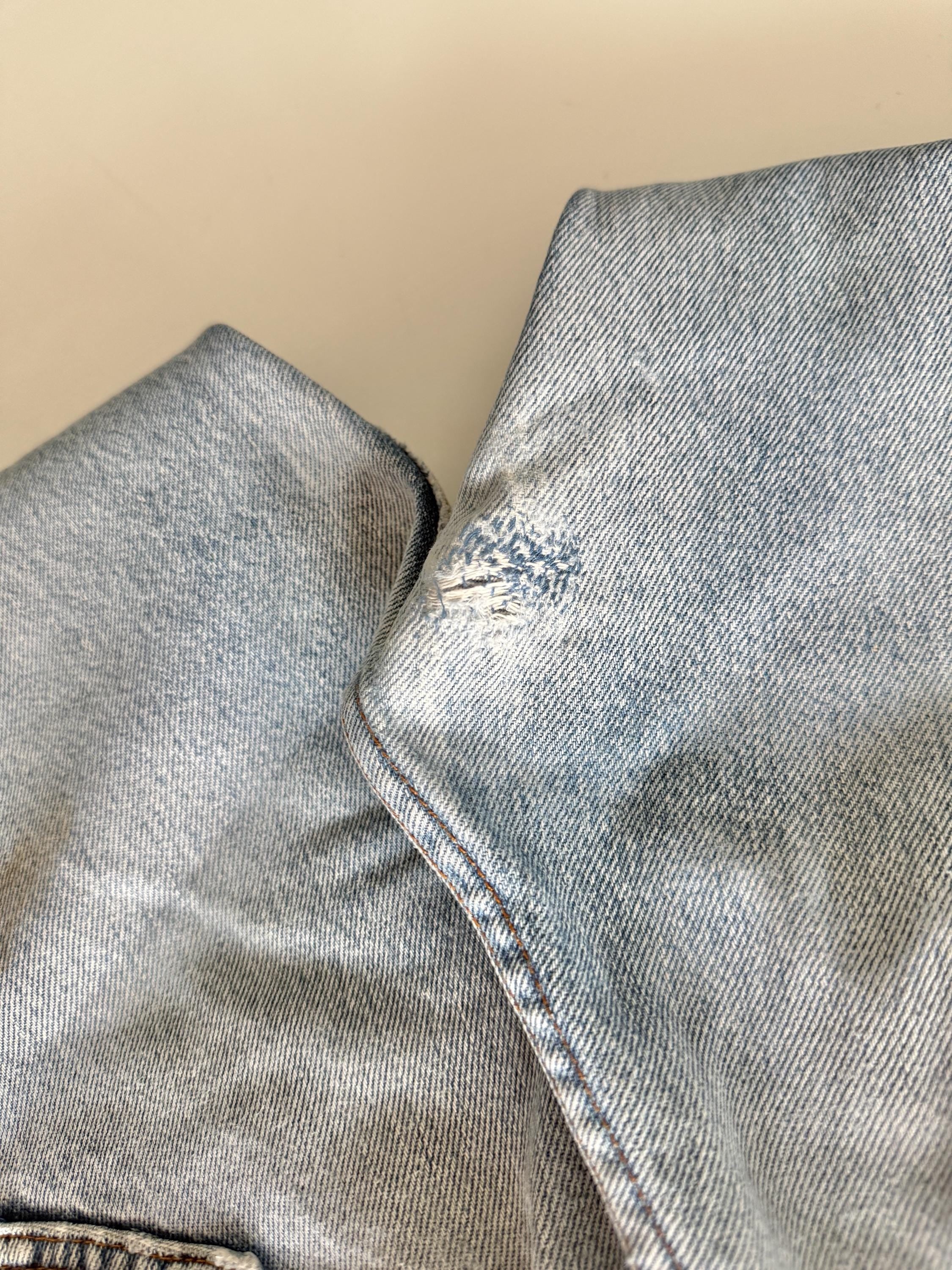 Held ***W31 L29 vintage Levis 501 29-31” measured medium faded denim made in USA 80s distressed rippped denim